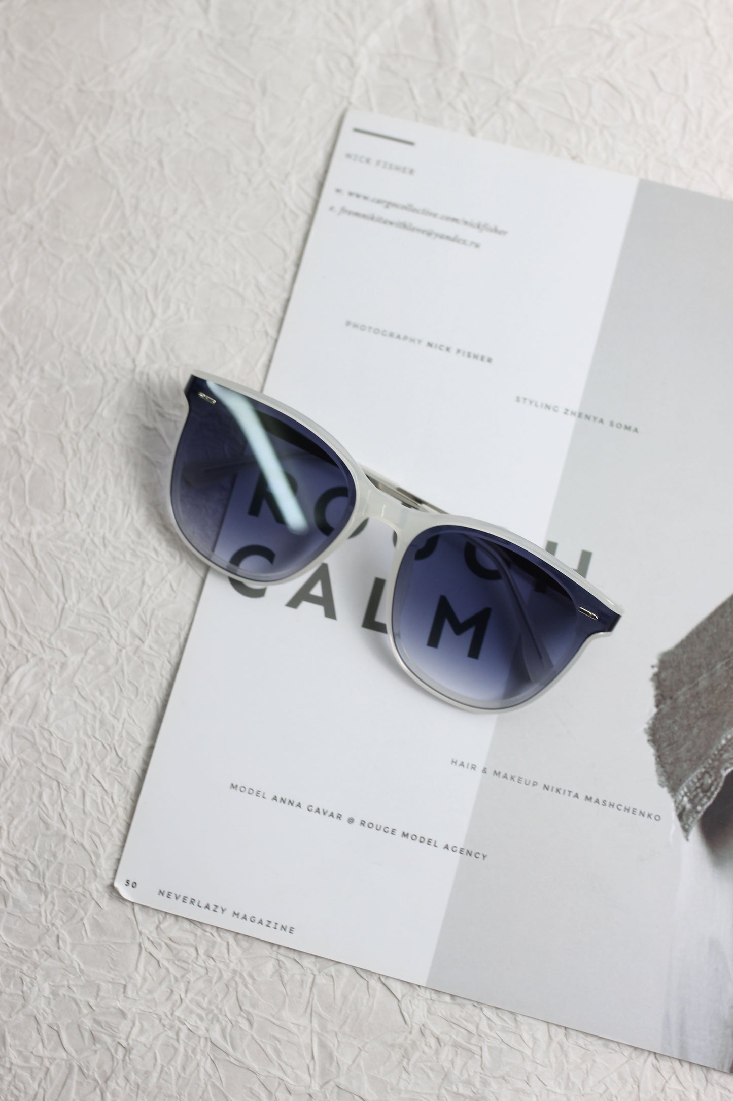 A2506DD56082 - Gradient Oversized Unisex Sunglasses