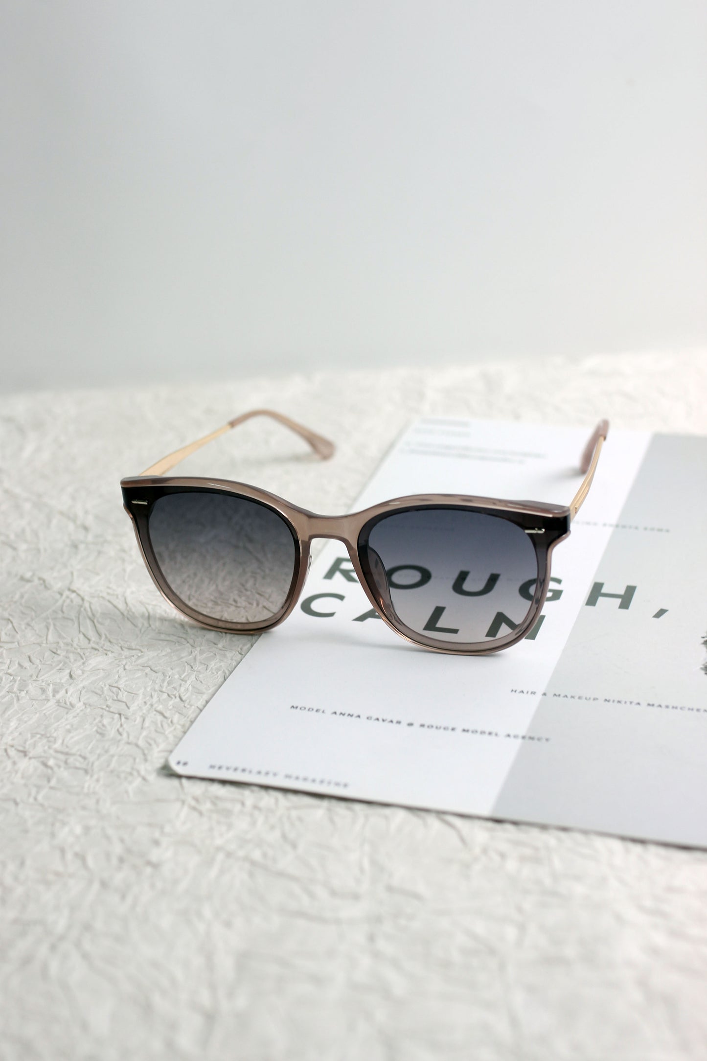 A2506DD56082 - Gradient Oversized Unisex Sunglasses