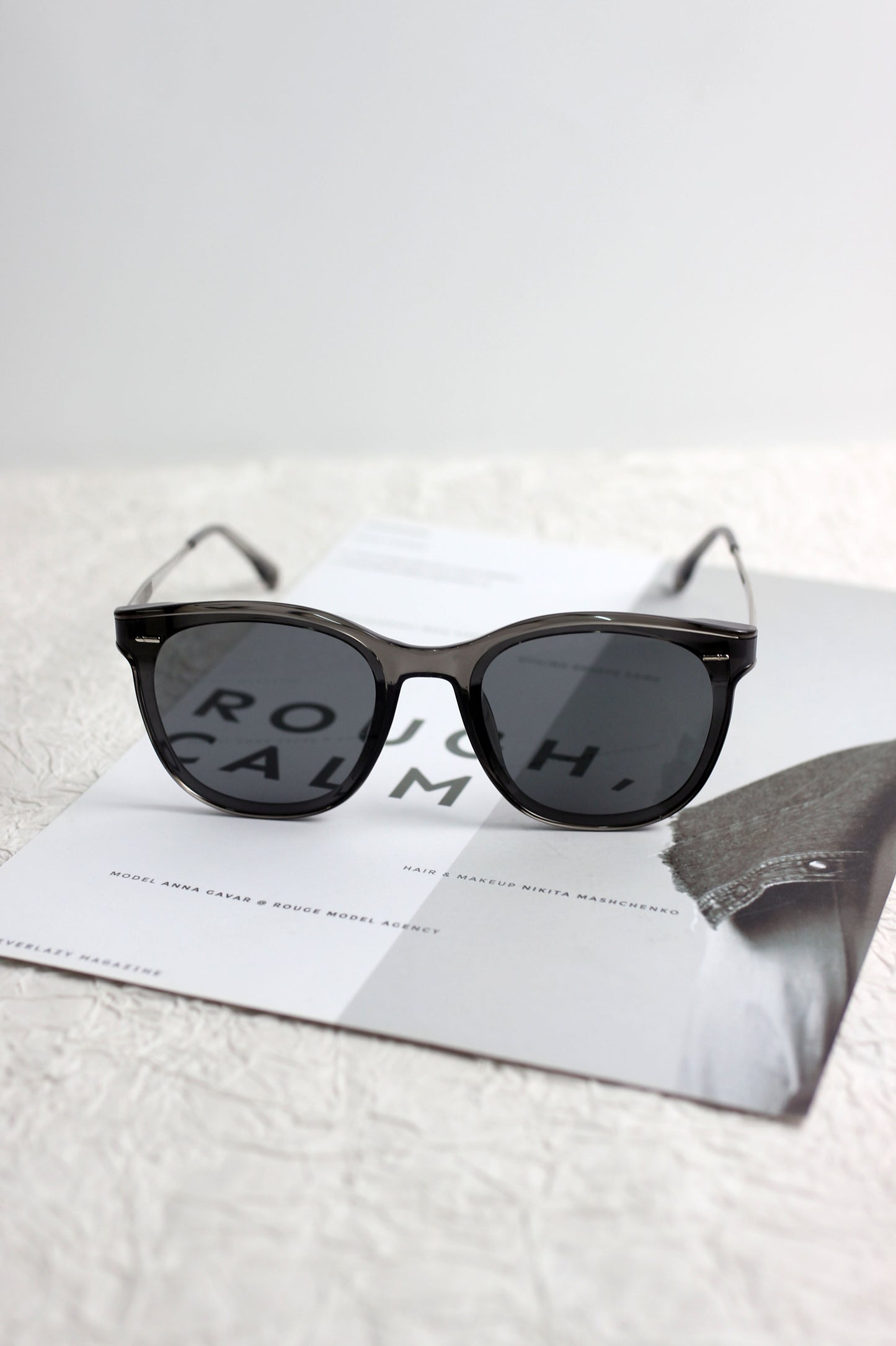A2506DD56082 - Gradient Oversized Unisex Sunglasses