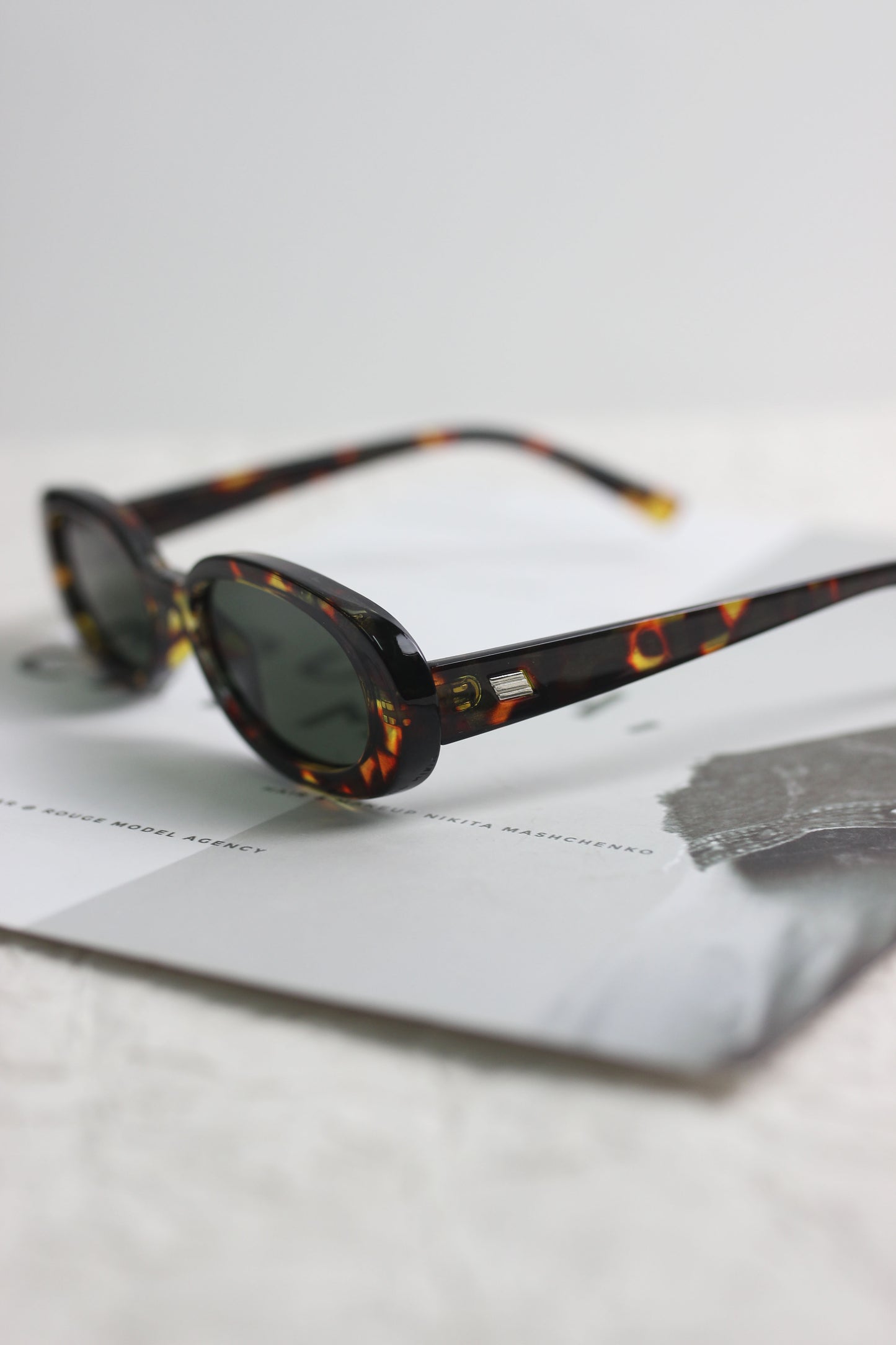 A2506HD43062 - Retro Oval Sunglasses