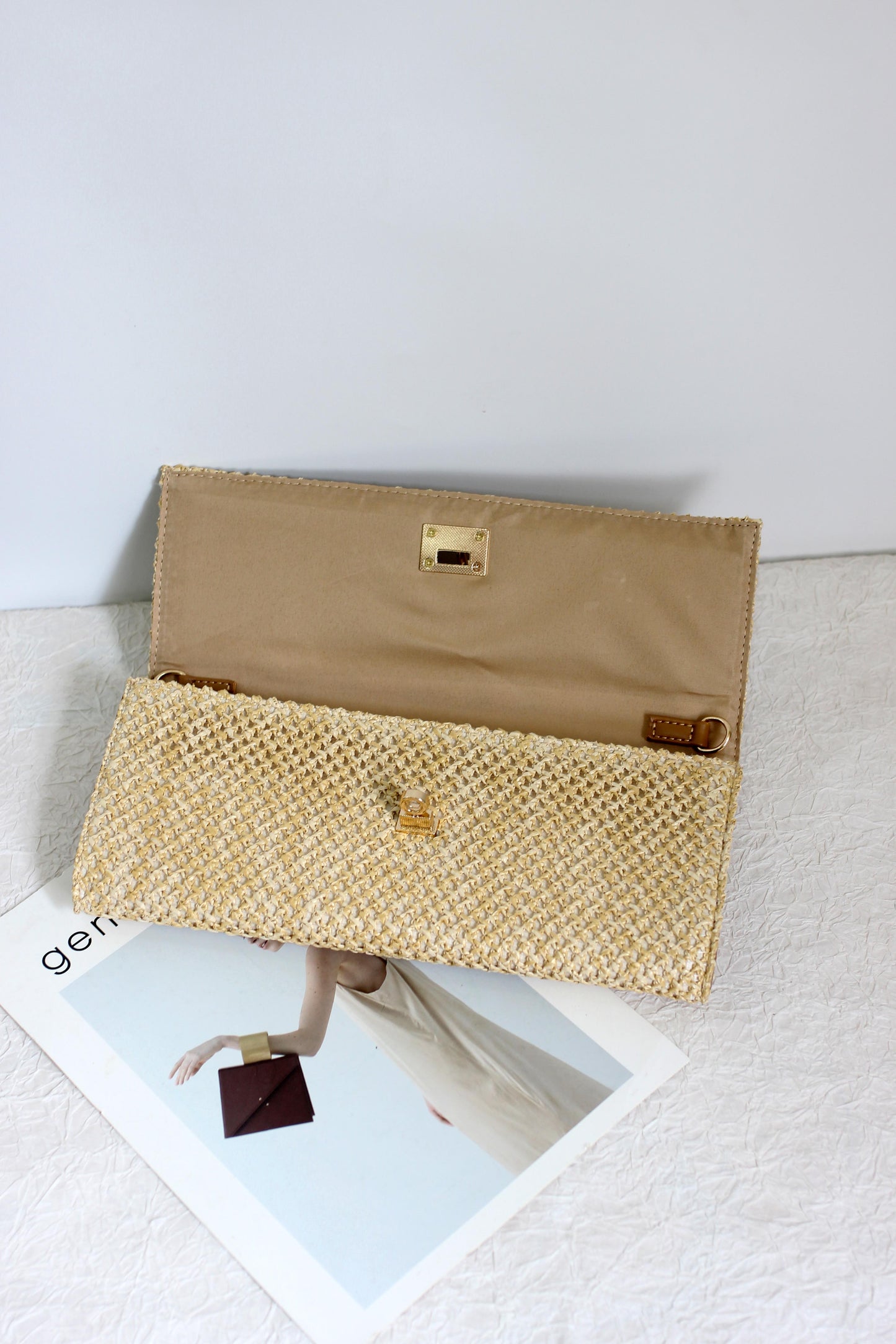 A2506SJ75218 - Natural Straw Clutch Bag with Chain Strap & Turn Lock Closure