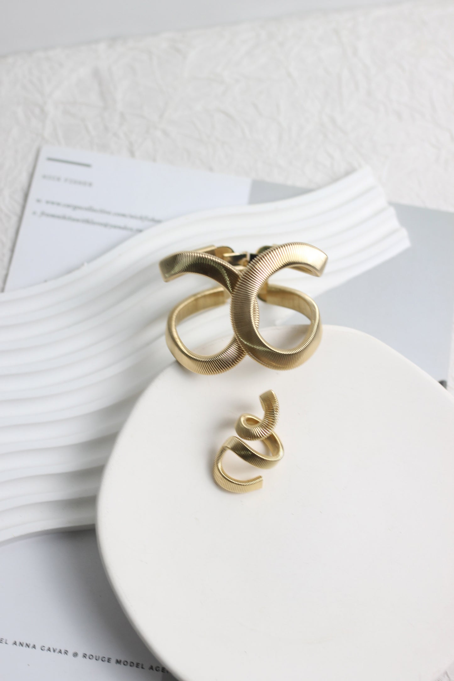 A2506TGG79269 - Bold Twist Statement Bracelet & Ring Set