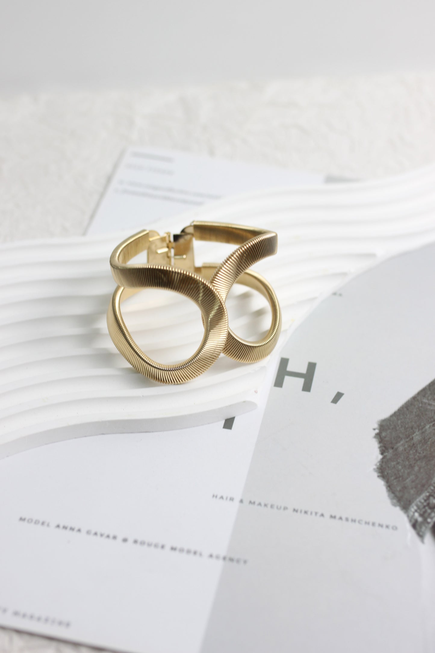 A2506TGG79269 - Bold Twist Statement Bracelet & Ring Set
