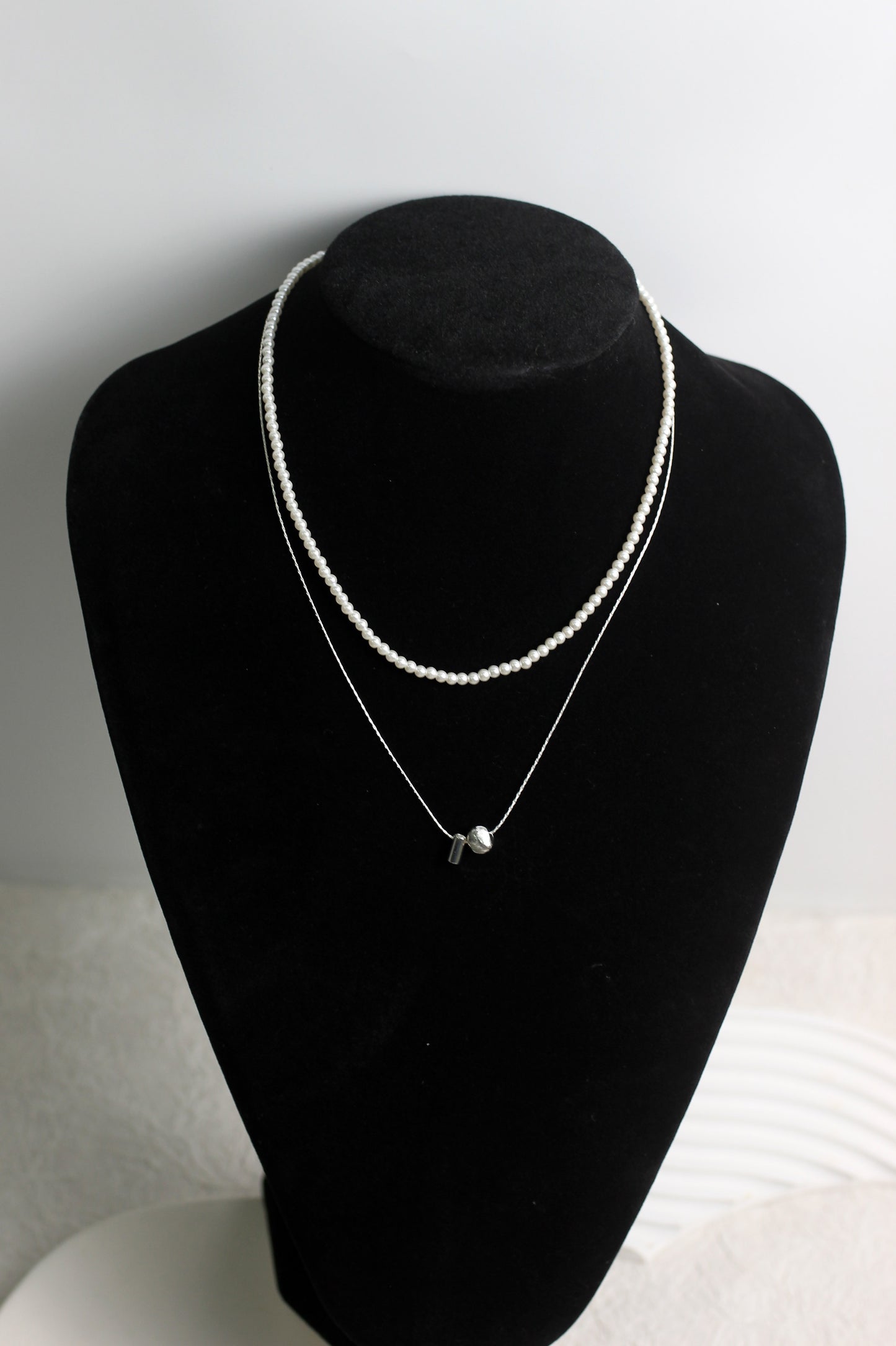 A2506XYDZ84555 - Elegant Layered Faux Pearl & Minimalist Silver Pendant Necklace Set