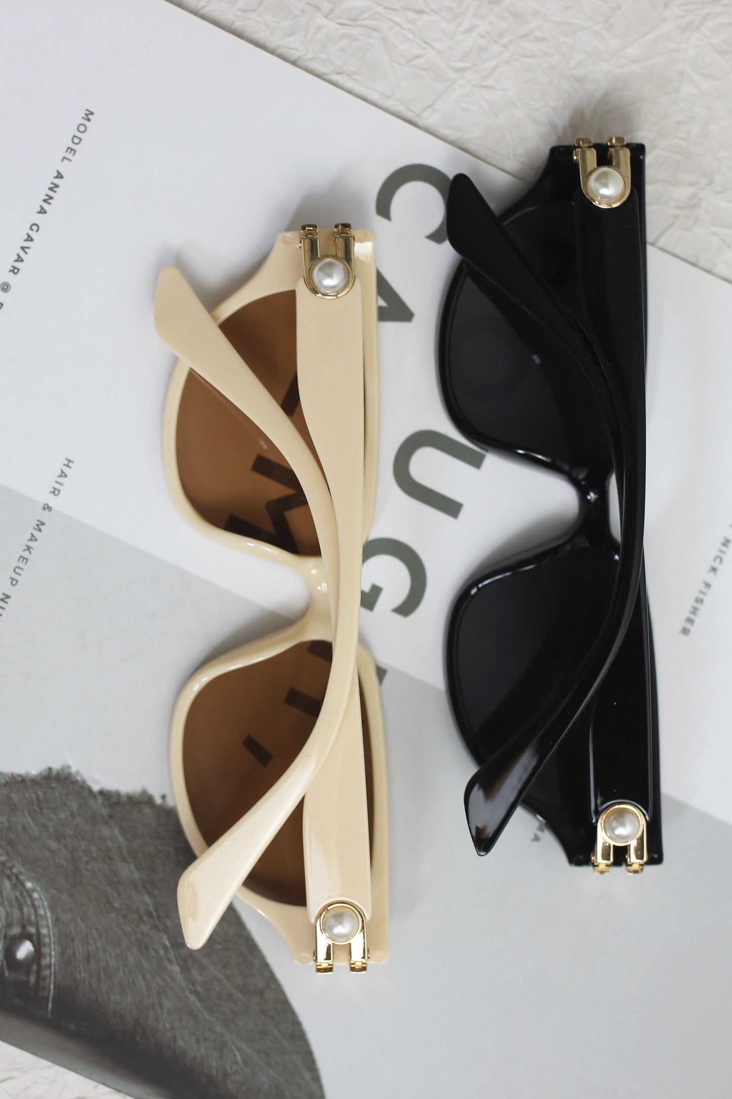 A2506ZS64018 - Pearl Hinge Folding Sunglasses ¨C Retro Cat-Eye Style