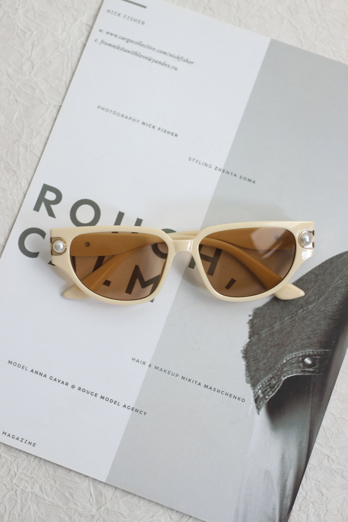 A2506ZS64018 - Pearl Hinge Folding Sunglasses ¨C Retro Cat-Eye Style