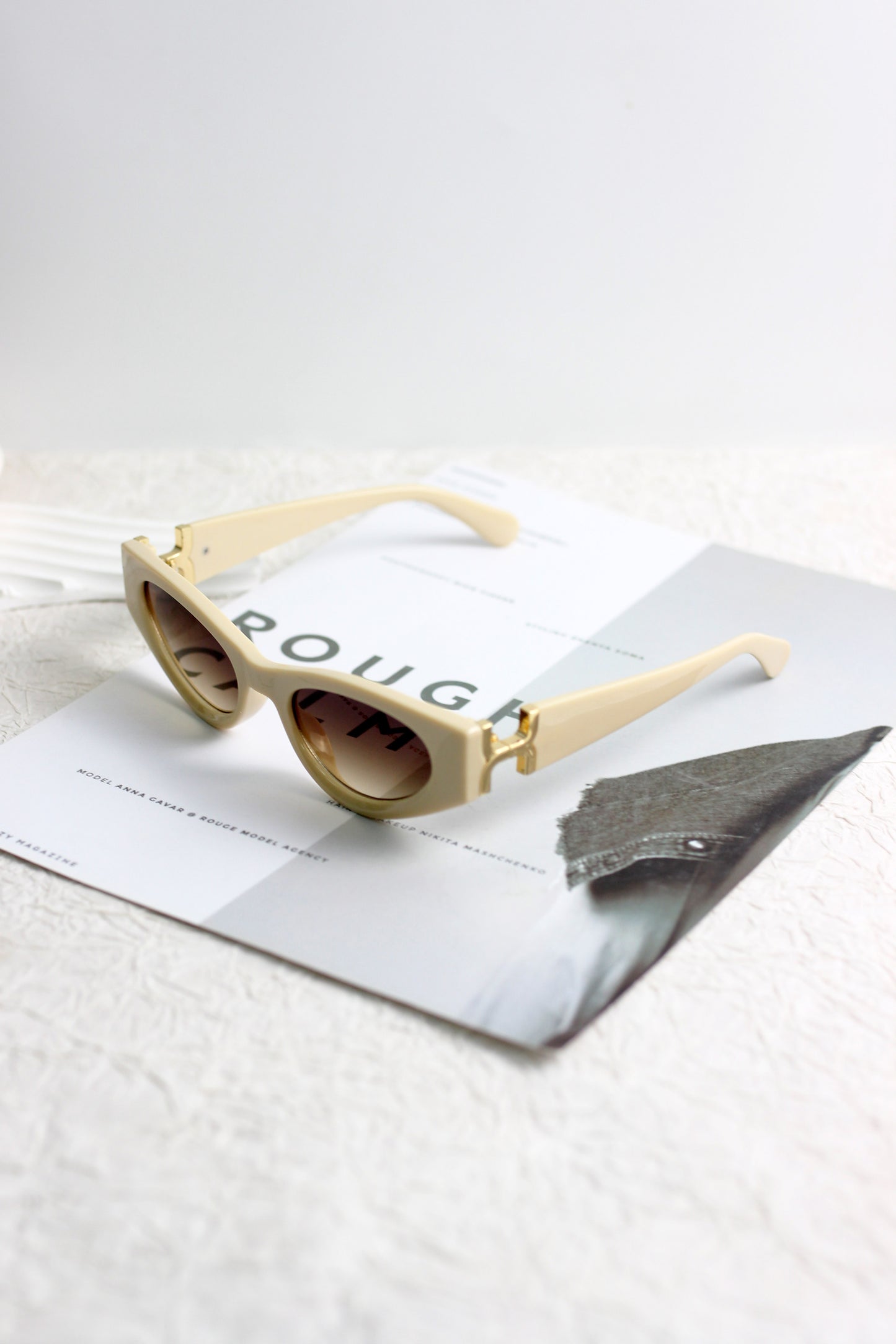 A2507CC14978 - Bold Retro Cat-Eye Sunglasses