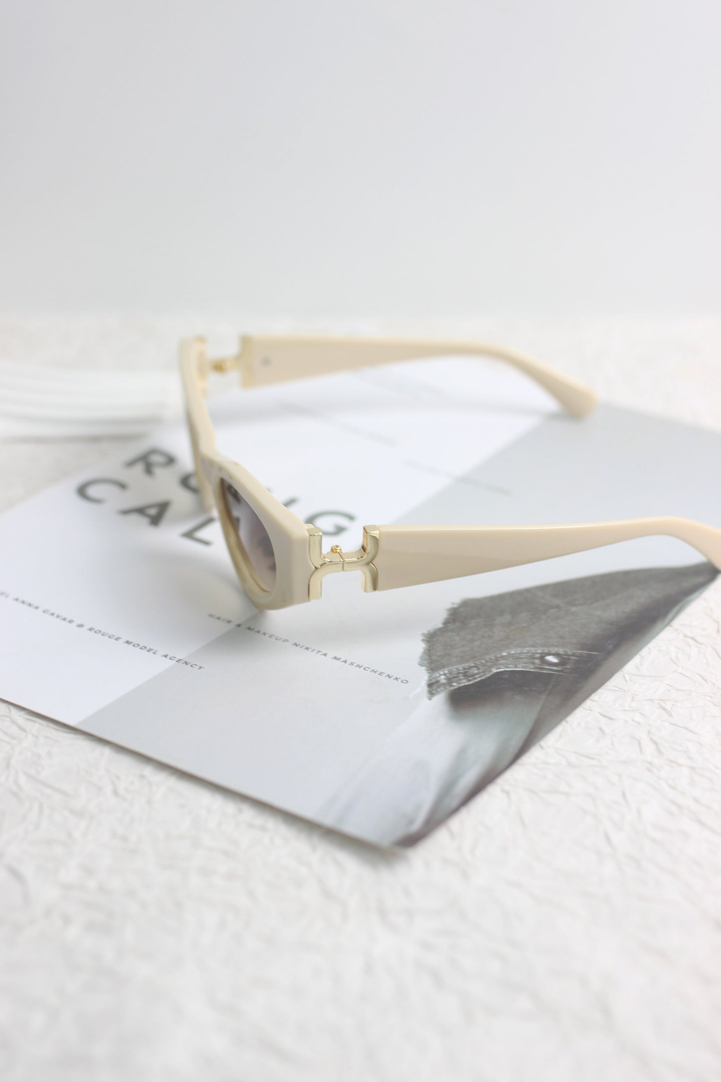 A2507CC14978 - Bold Retro Cat-Eye Sunglasses
