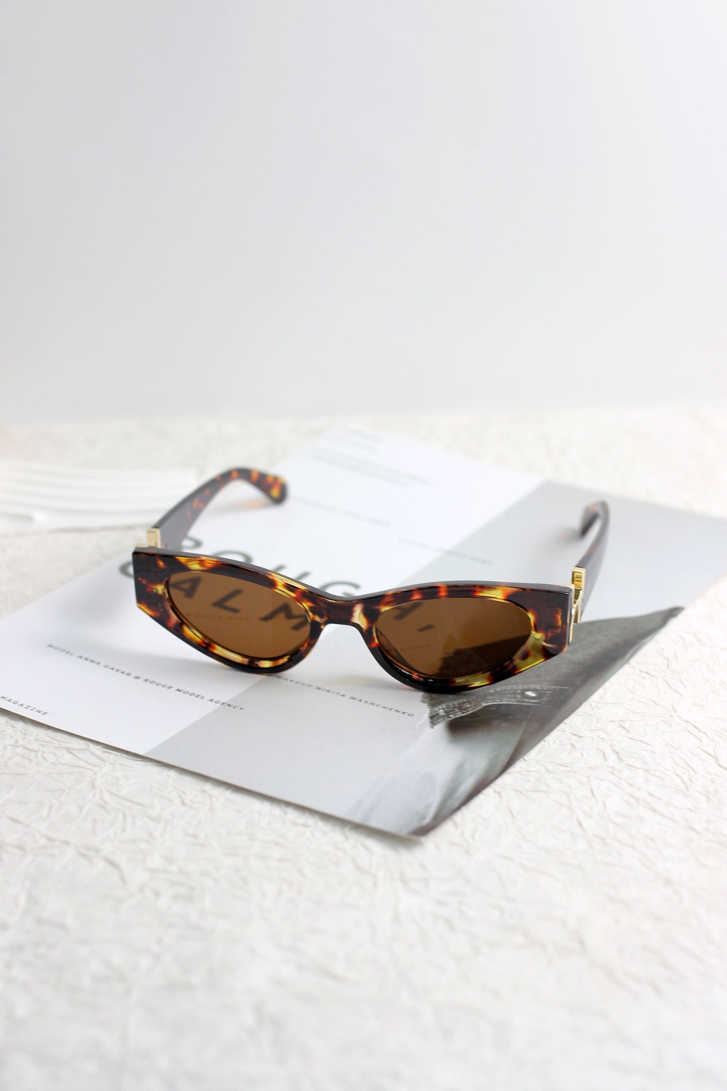 A2507CC14978 - Bold Retro Cat-Eye Sunglasses