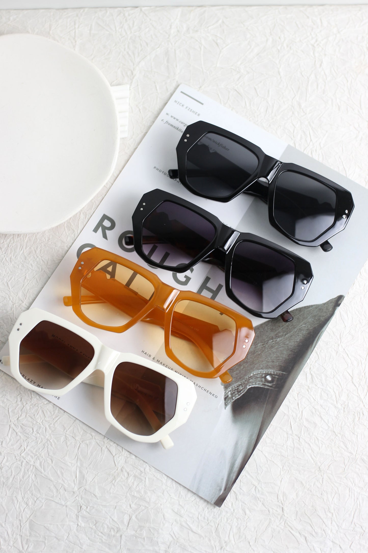A2507CC26079 - Retro Oversized Square Frame Sunglasses