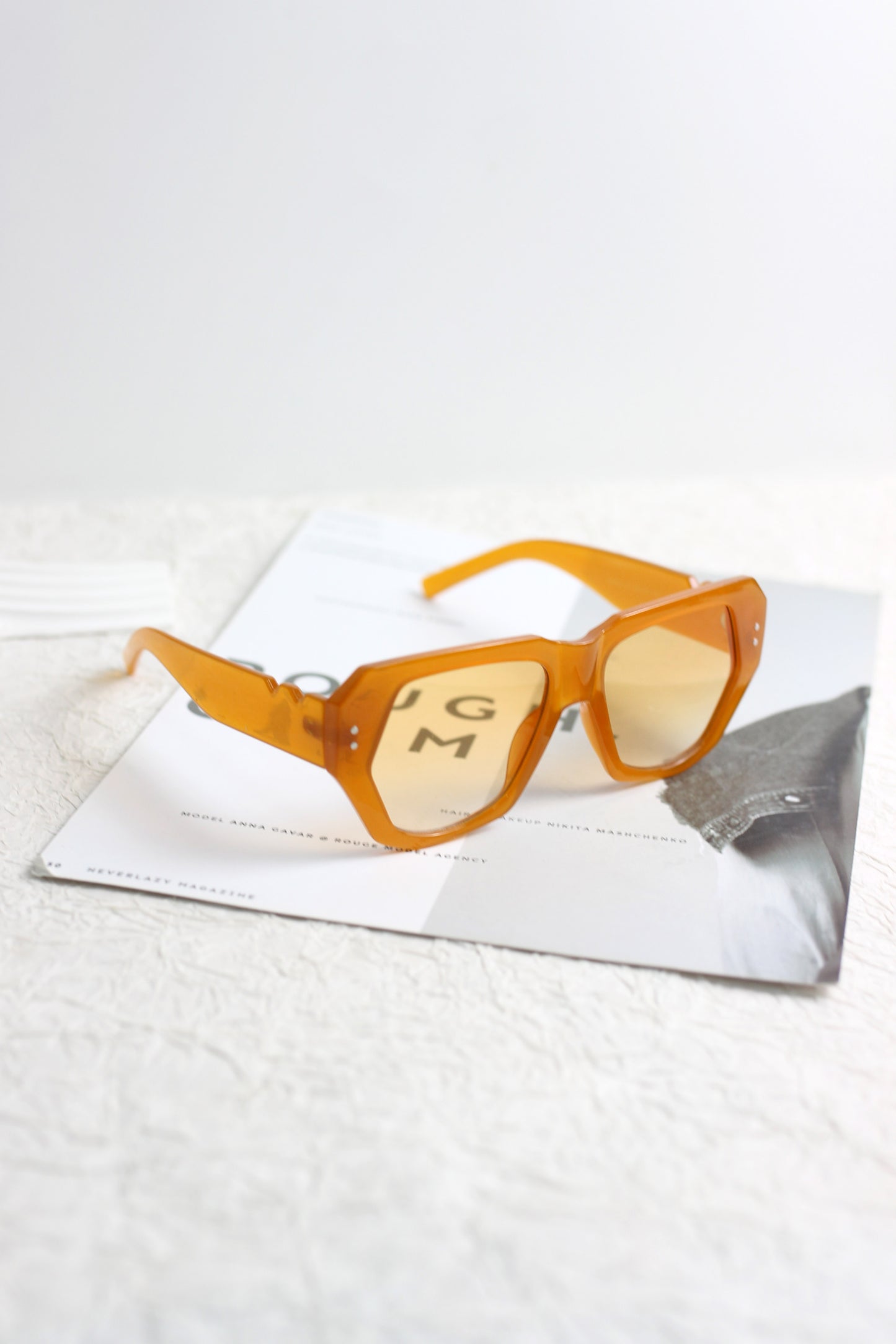 A2507CC26079 - Retro Oversized Square Frame Sunglasses