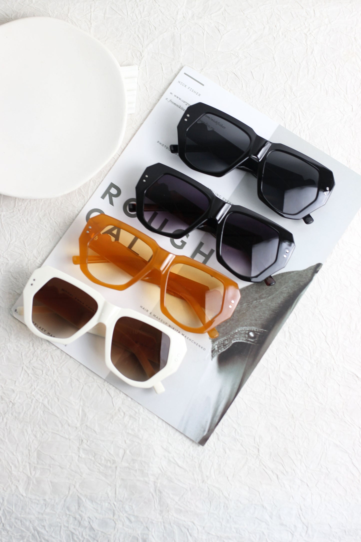 A2507CC26079 - Retro Oversized Square Frame Sunglasses