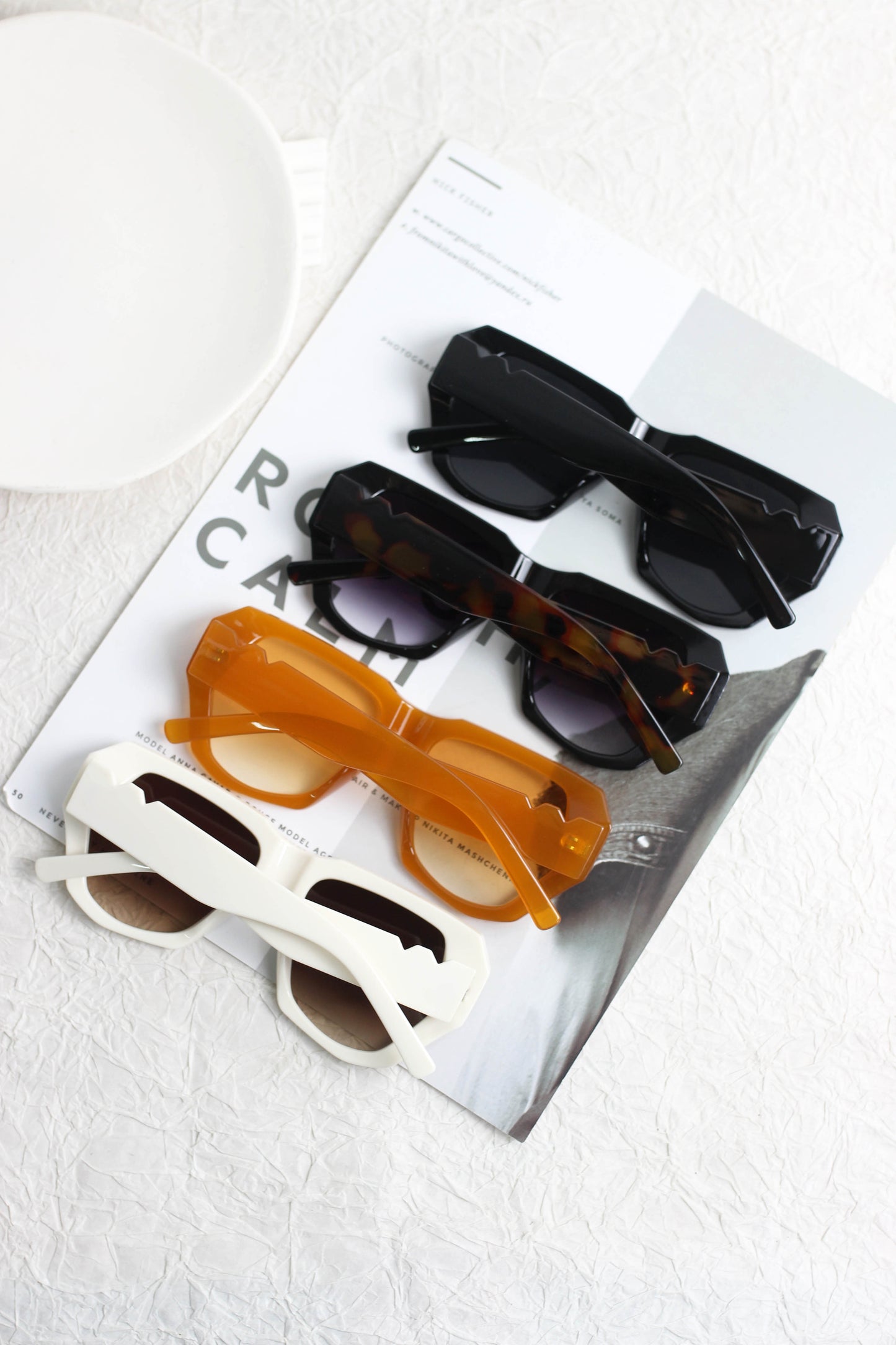 A2507CC26079 - Retro Oversized Square Frame Sunglasses