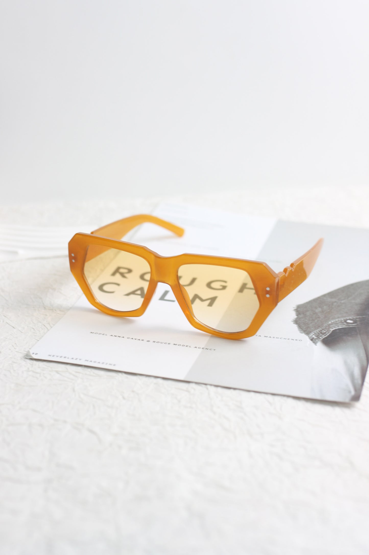 A2507CC26079 - Retro Oversized Square Frame Sunglasses