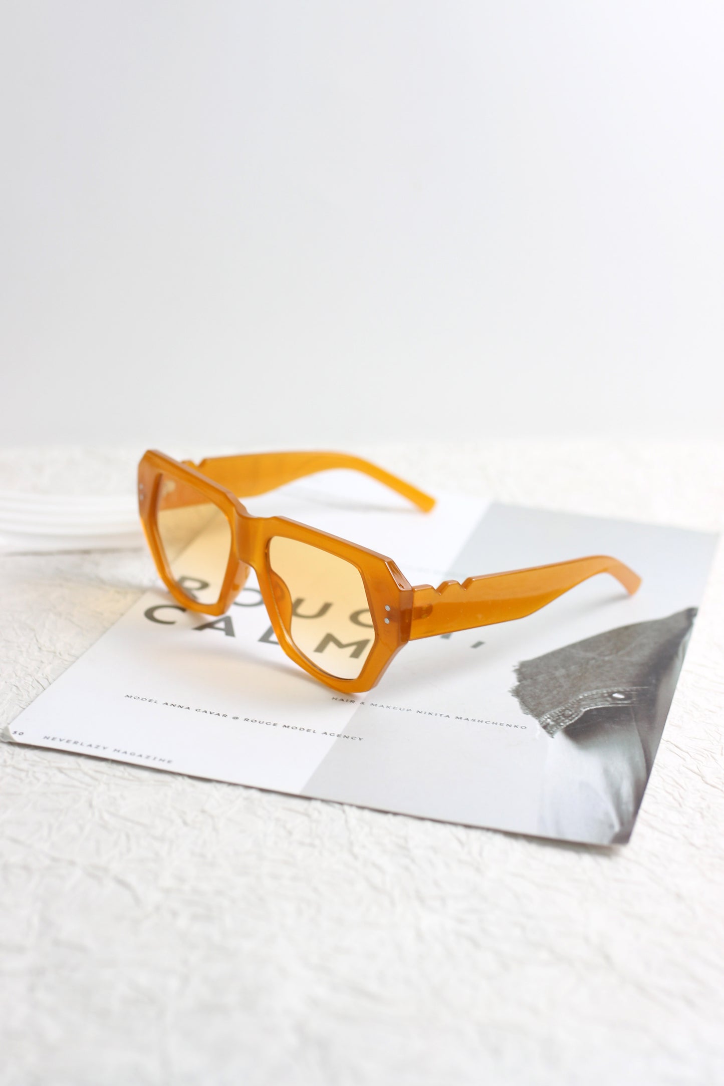 A2507CC26079 - Retro Oversized Square Frame Sunglasses