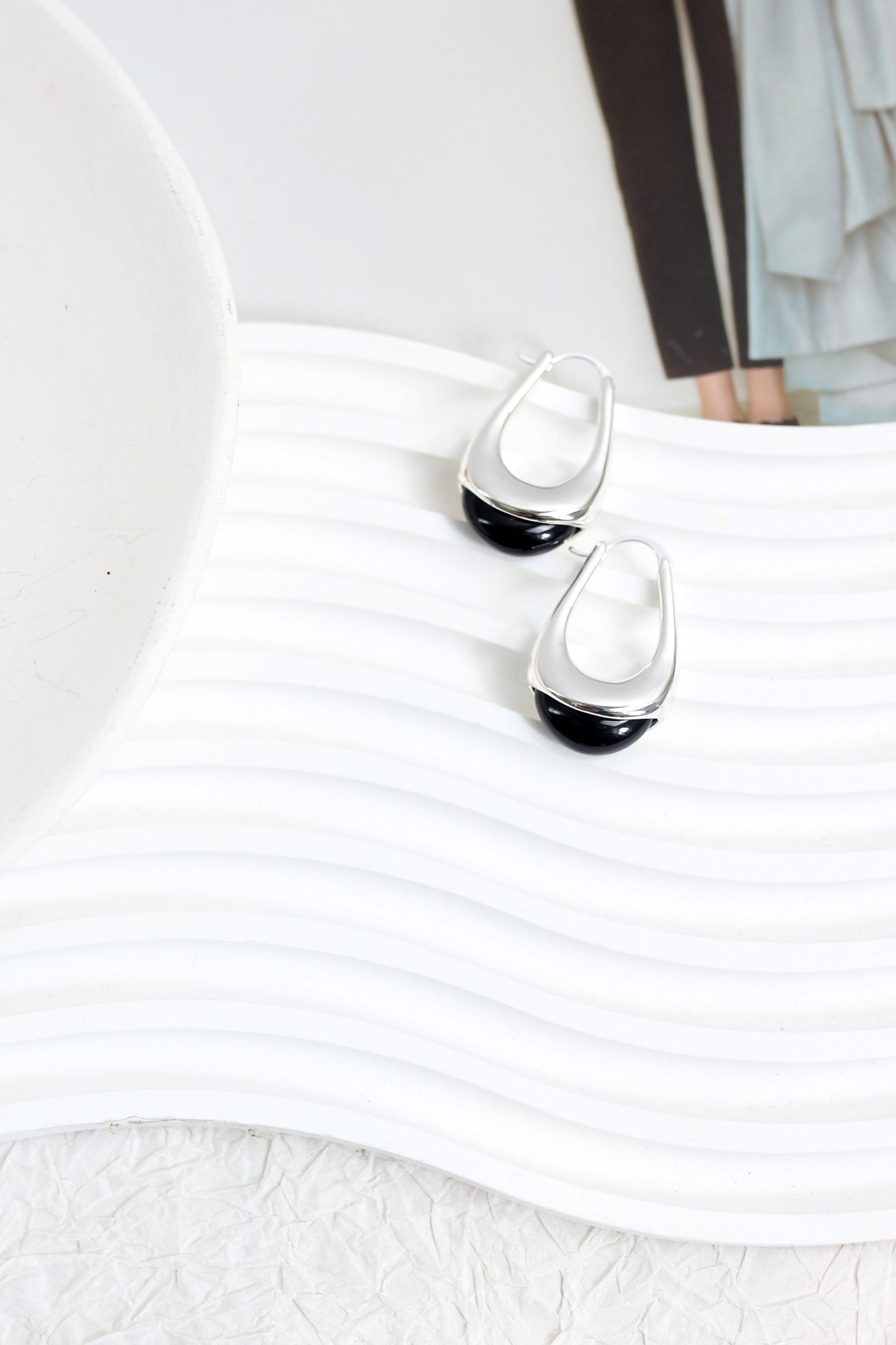 A2507FDX76911 - Modern Drop-Shaped Hoop Earrings
