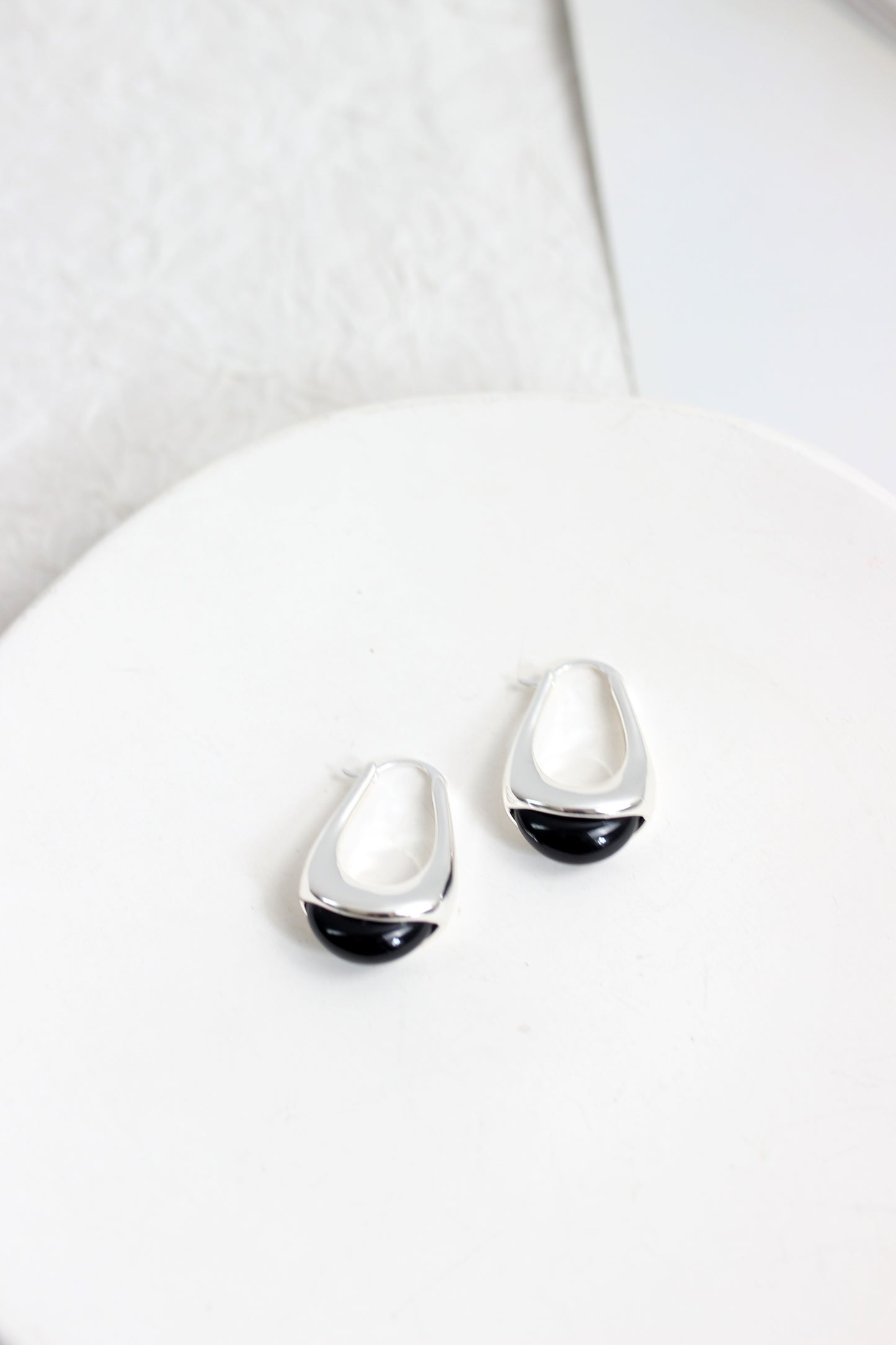 A2507FDX76911 - Modern Drop-Shaped Hoop Earrings