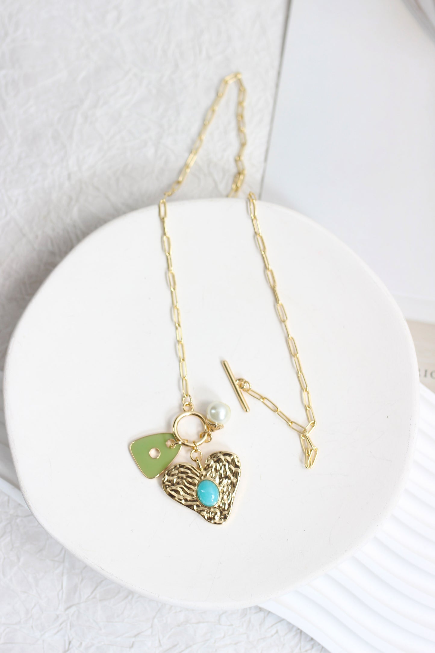A2507JF59641 - Chunky Gold Heart Pendant Necklace with Turquoise Stone & Pearl Accent