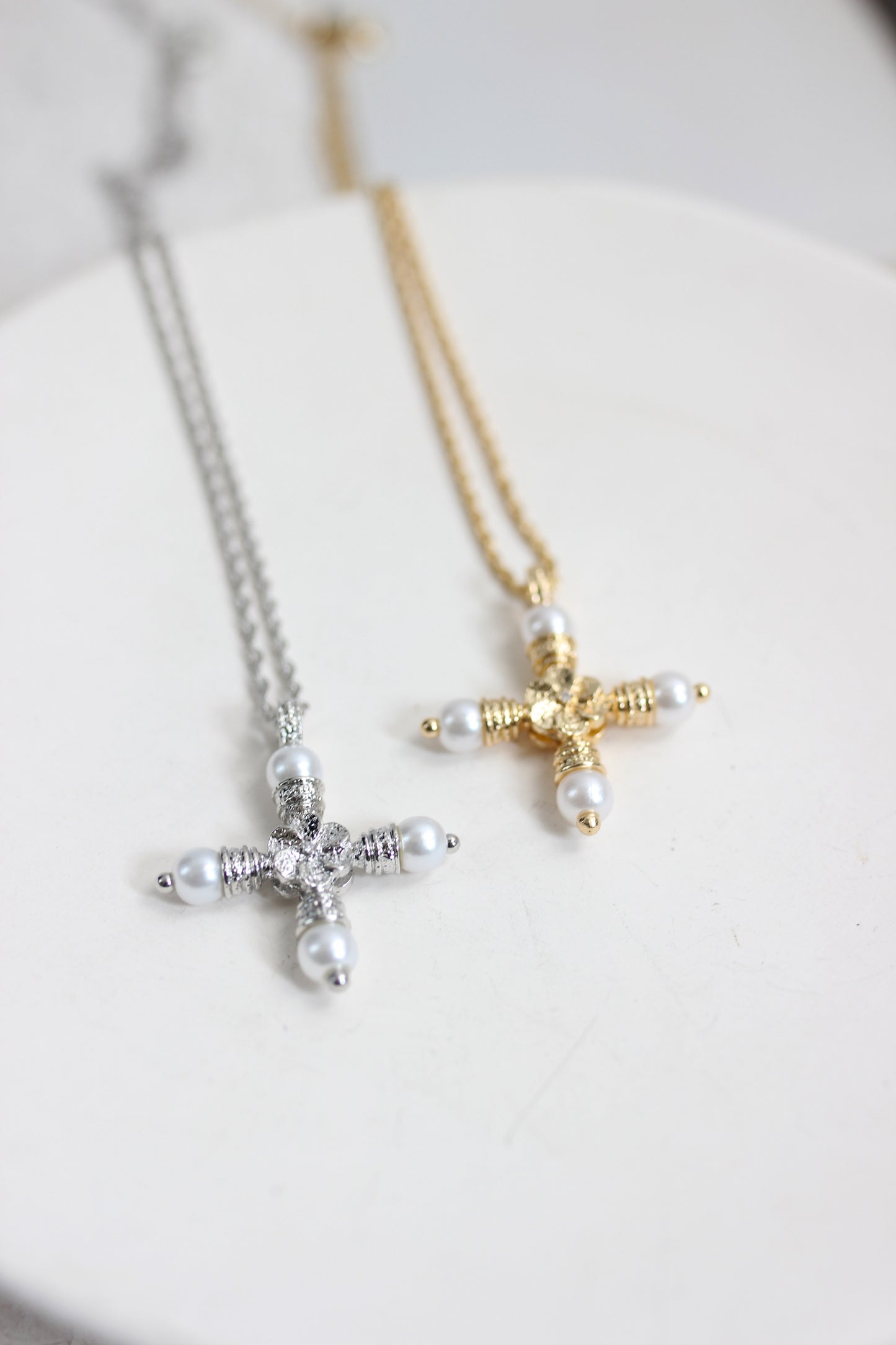 A2507JF8673 - Baroque Pearl Cross Pendant Necklace
