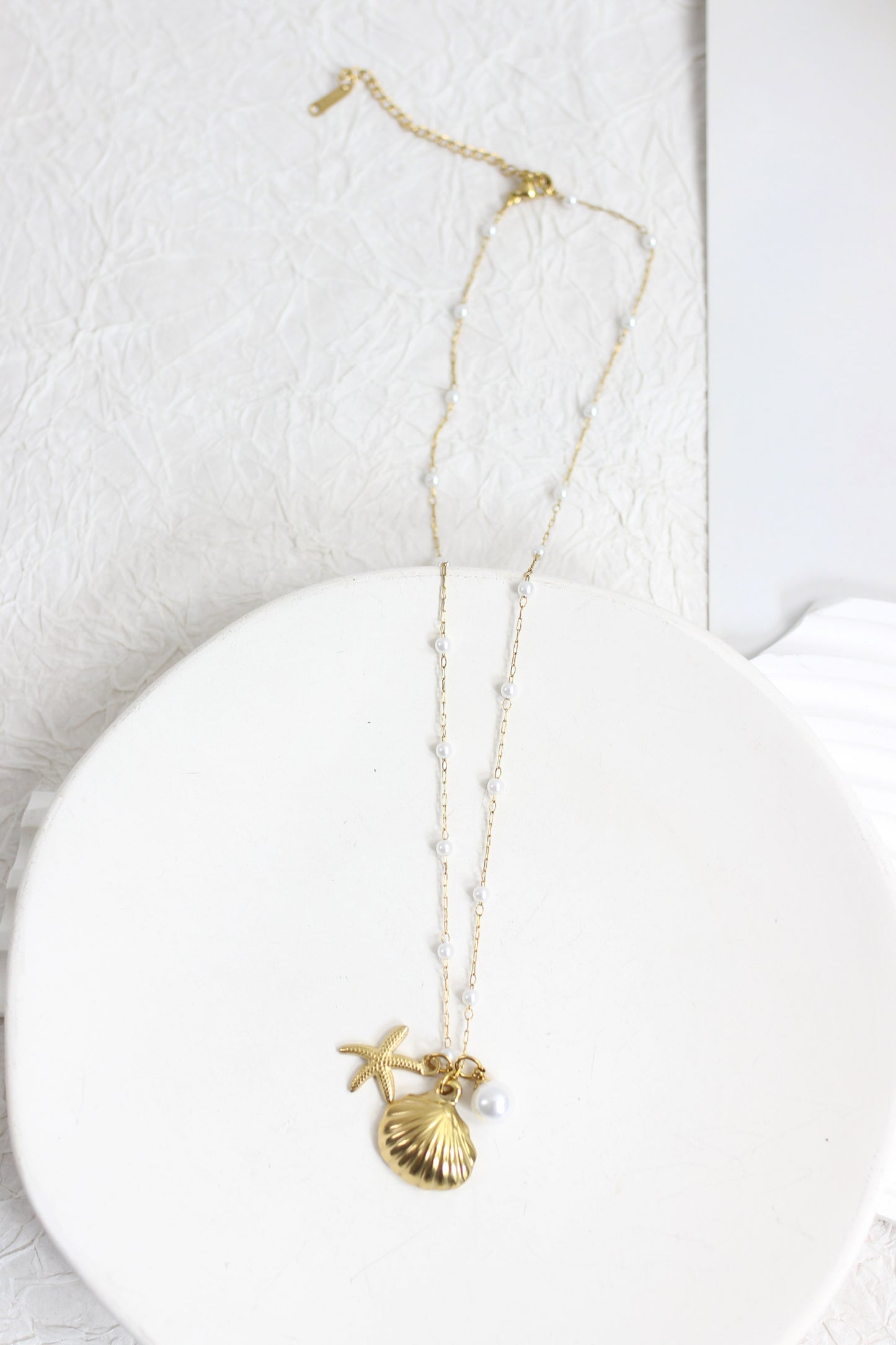 A2507JF94231 - Gold Stainless Steel Pearl Chain Necklace