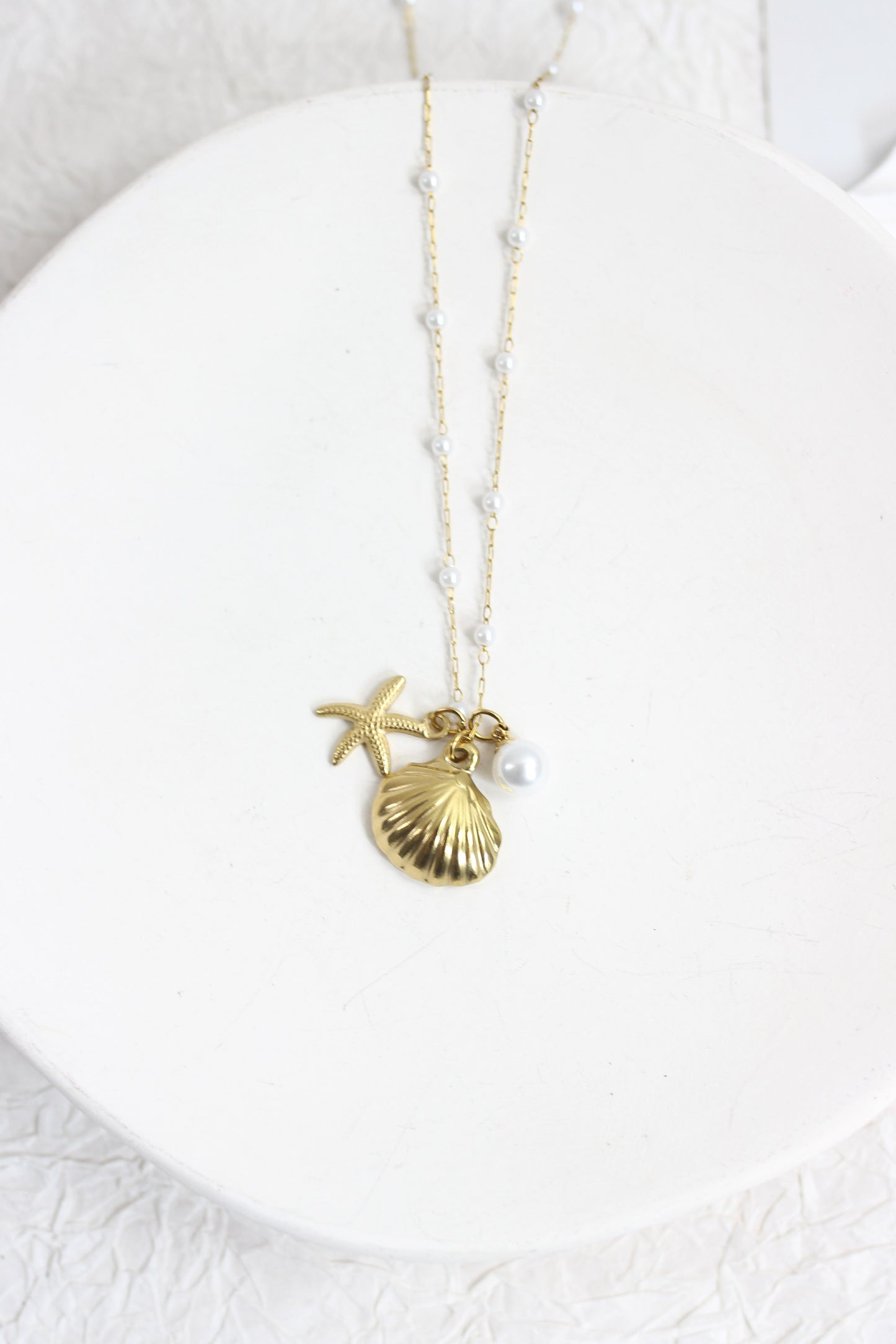 A2507JF94231 - Gold Stainless Steel Pearl Chain Necklace