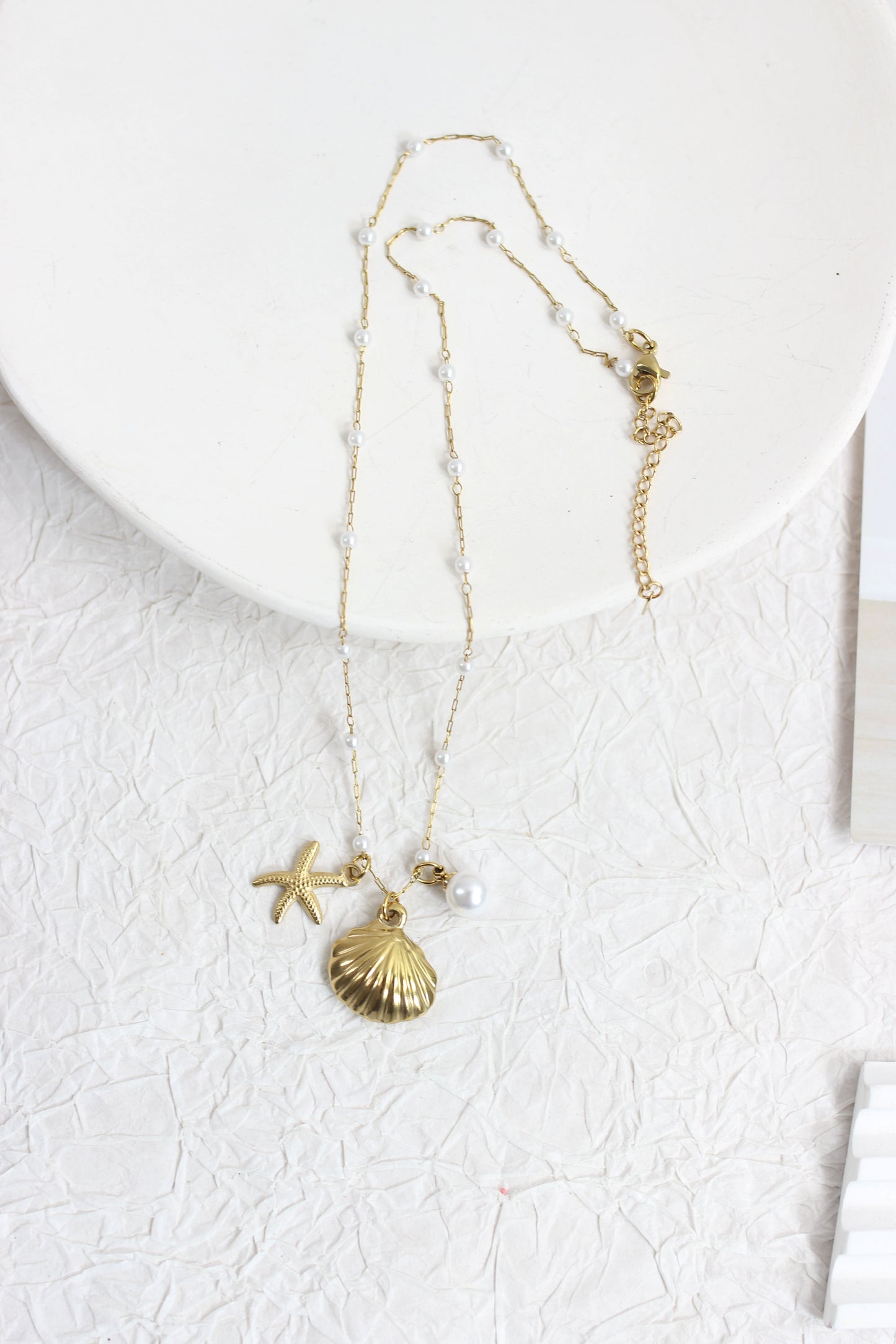 A2507JF94231 - Gold Stainless Steel Pearl Chain Necklace