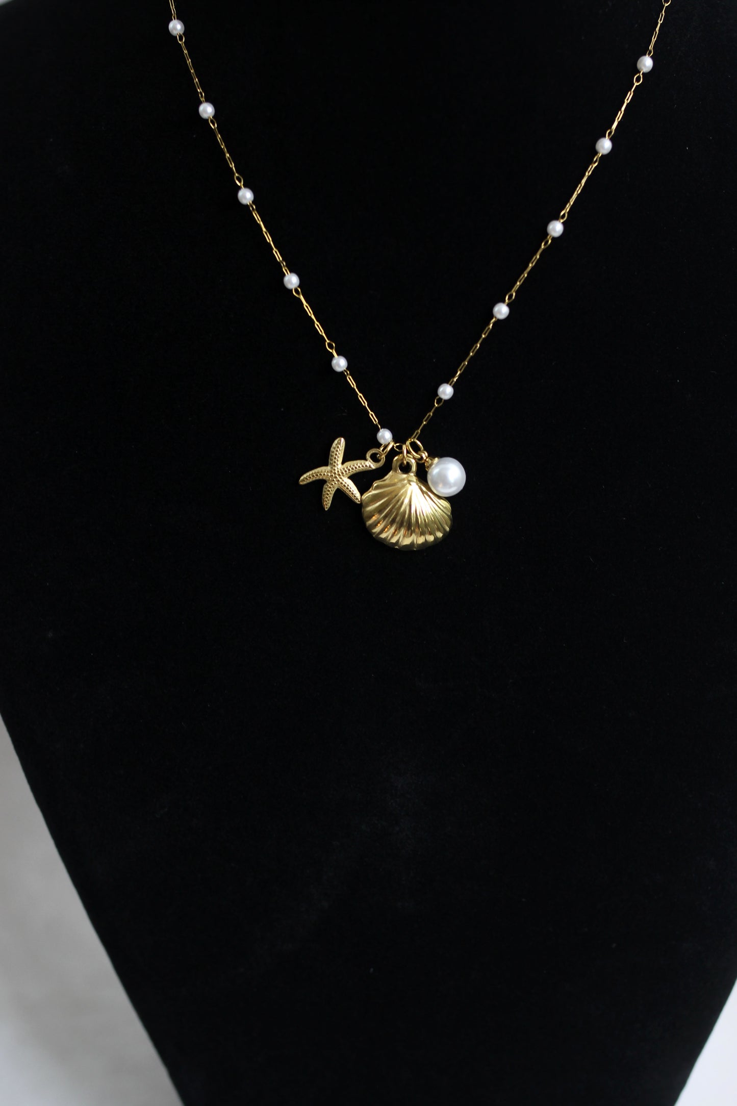 A2507JF94231 - Gold Stainless Steel Pearl Chain Necklace