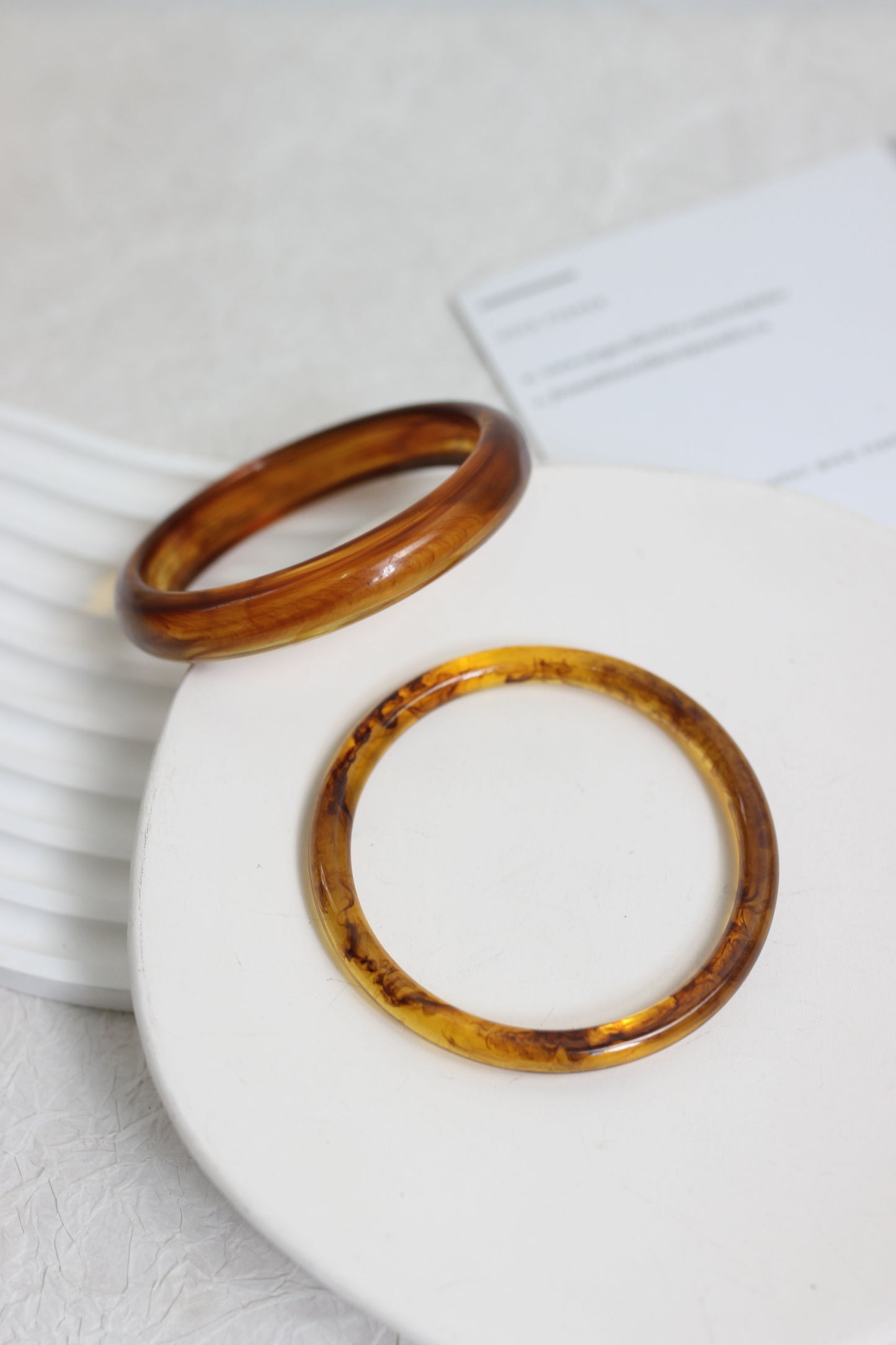 A2507JH53837 - Marbled Resin Bangle Bracelet