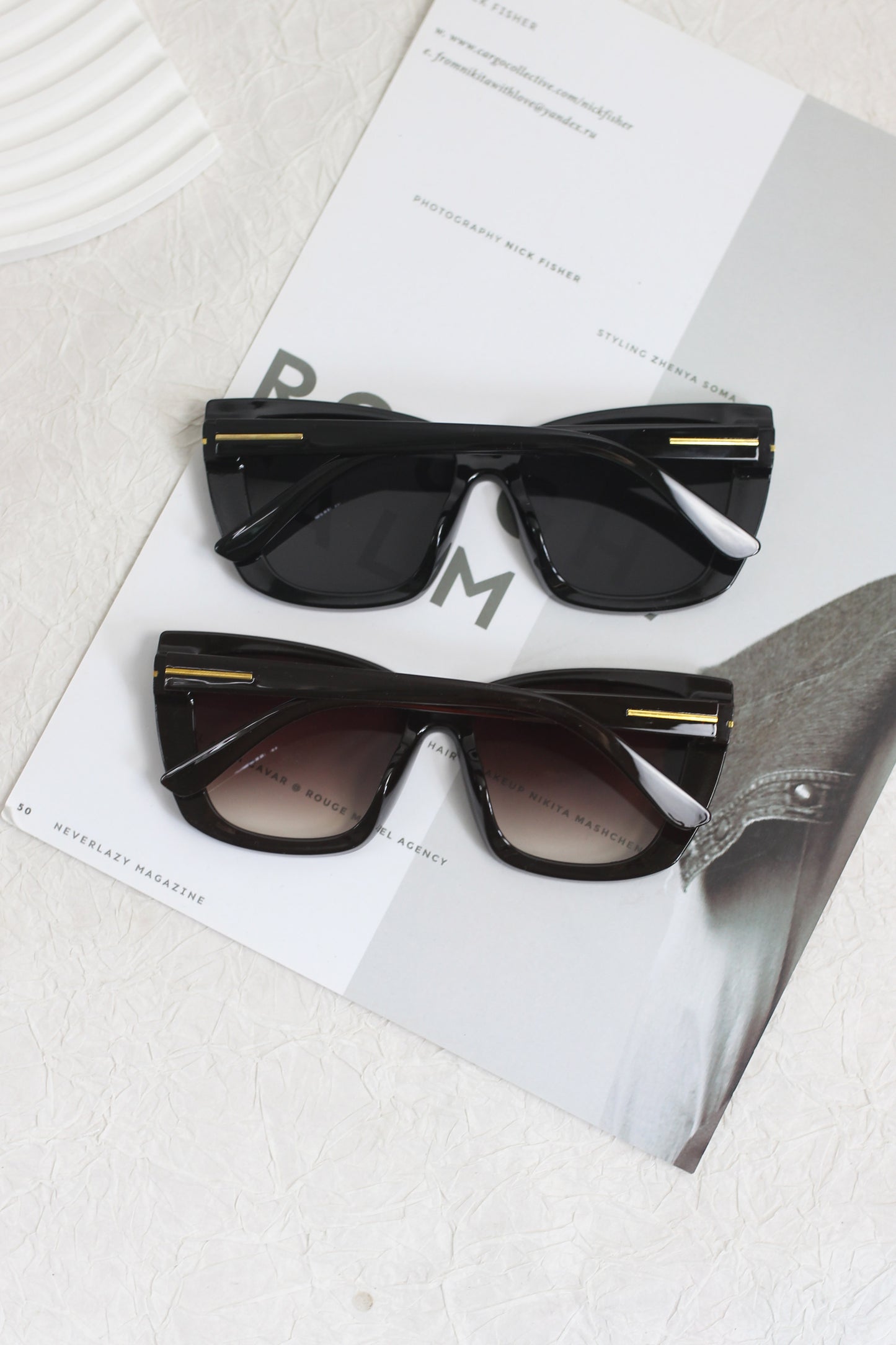 A2507KY27802 - Oversized Cat-Eye Sunglasses with Gold T Detail
