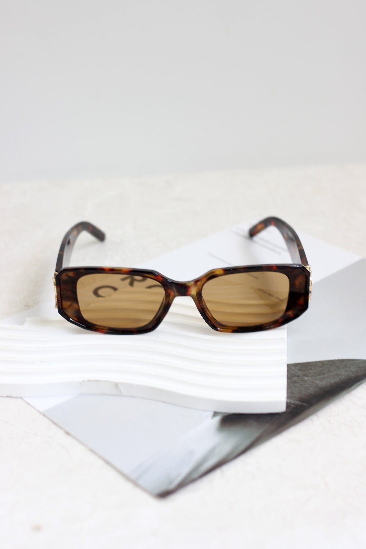 A2507KY54855 - Retro Rectangle Sunglasses