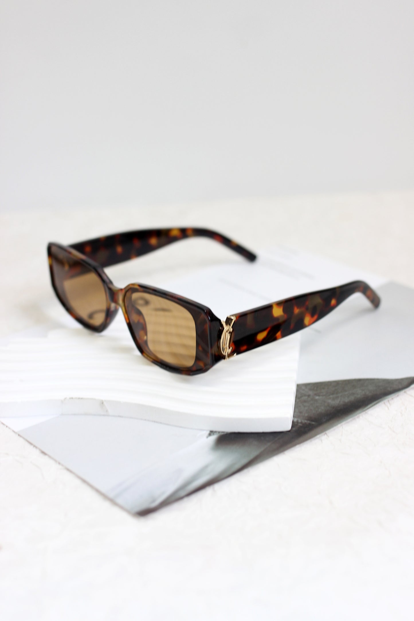 A2507KY54855 - Retro Rectangle Sunglasses