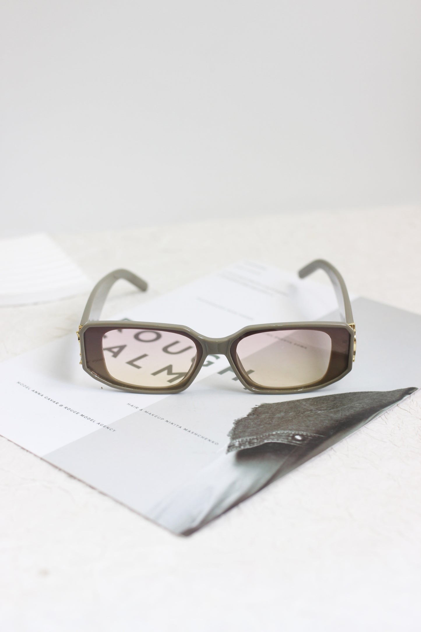 A2507KY54855 - Retro Rectangle Sunglasses