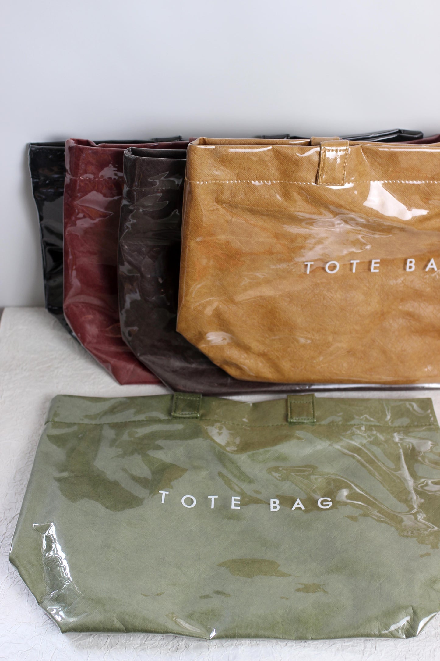 A2507LS23411 - Glossy PU Tote Bag ¨C Minimalist Daily Handbag