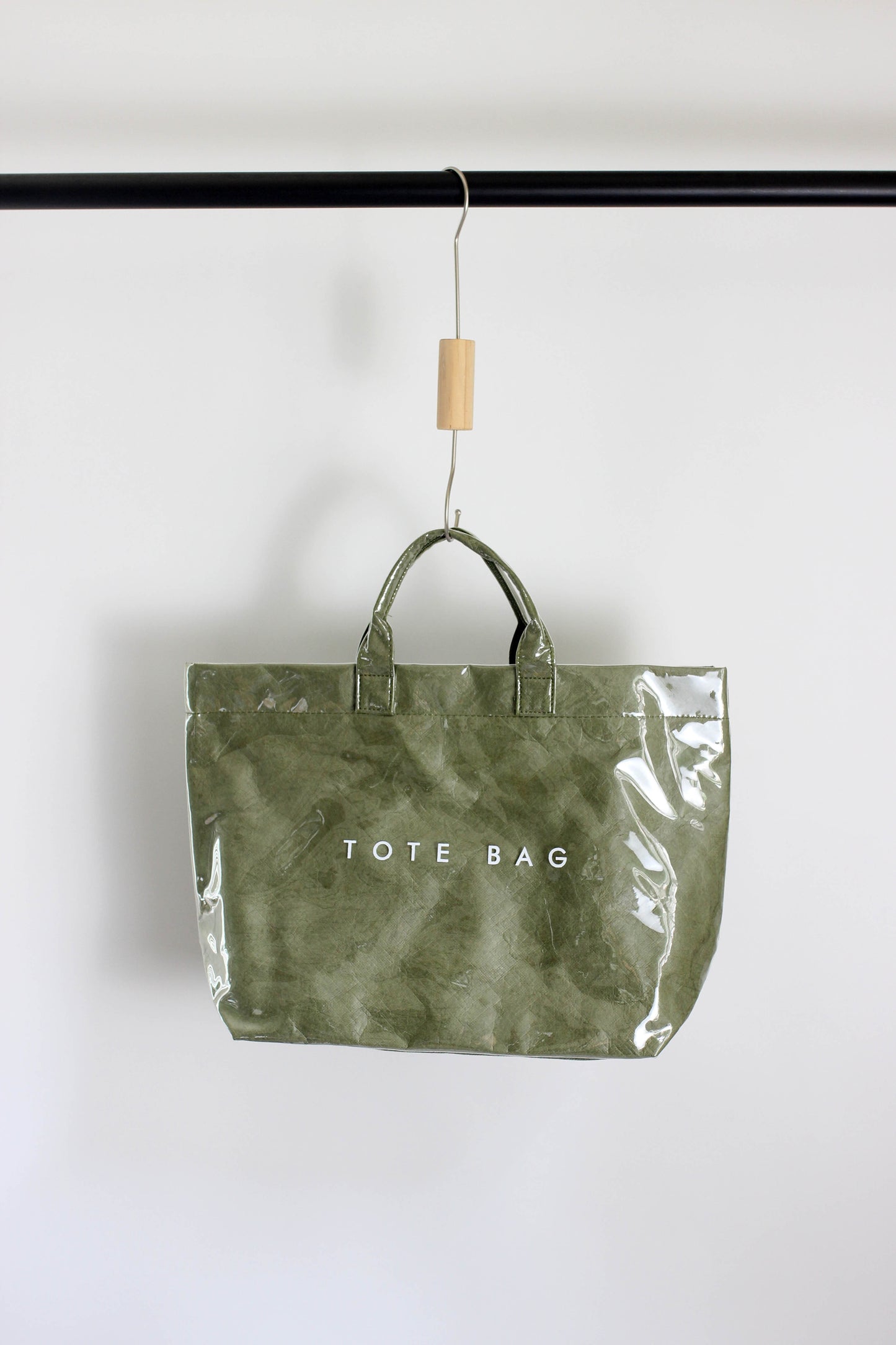 A2507LS23411 - Glossy PU Tote Bag ¨C Minimalist Daily Handbag