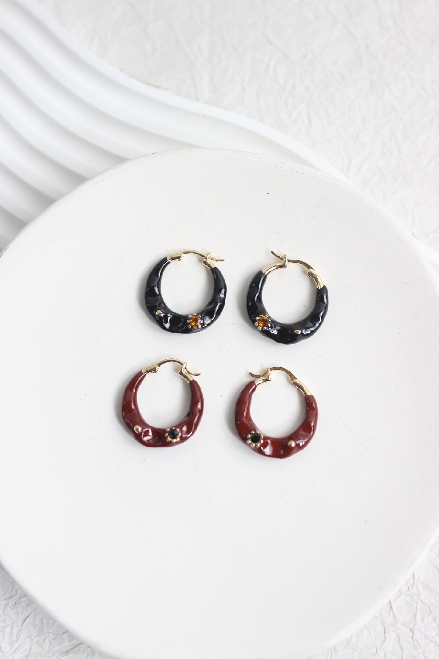 A2507QY63197 - Glossy Resin Gemstone Hoop Earrings