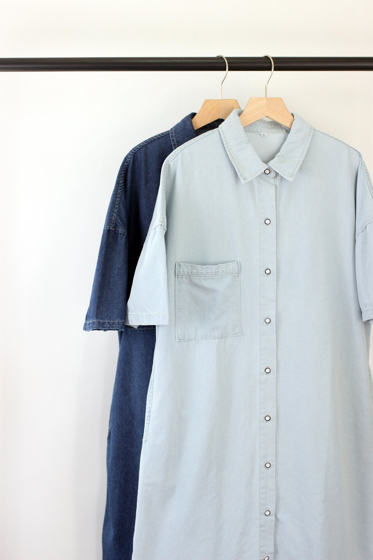 D2403MN96880 -DAISY DREAM DENIM SHORT SLEEVE MIDI DRESS