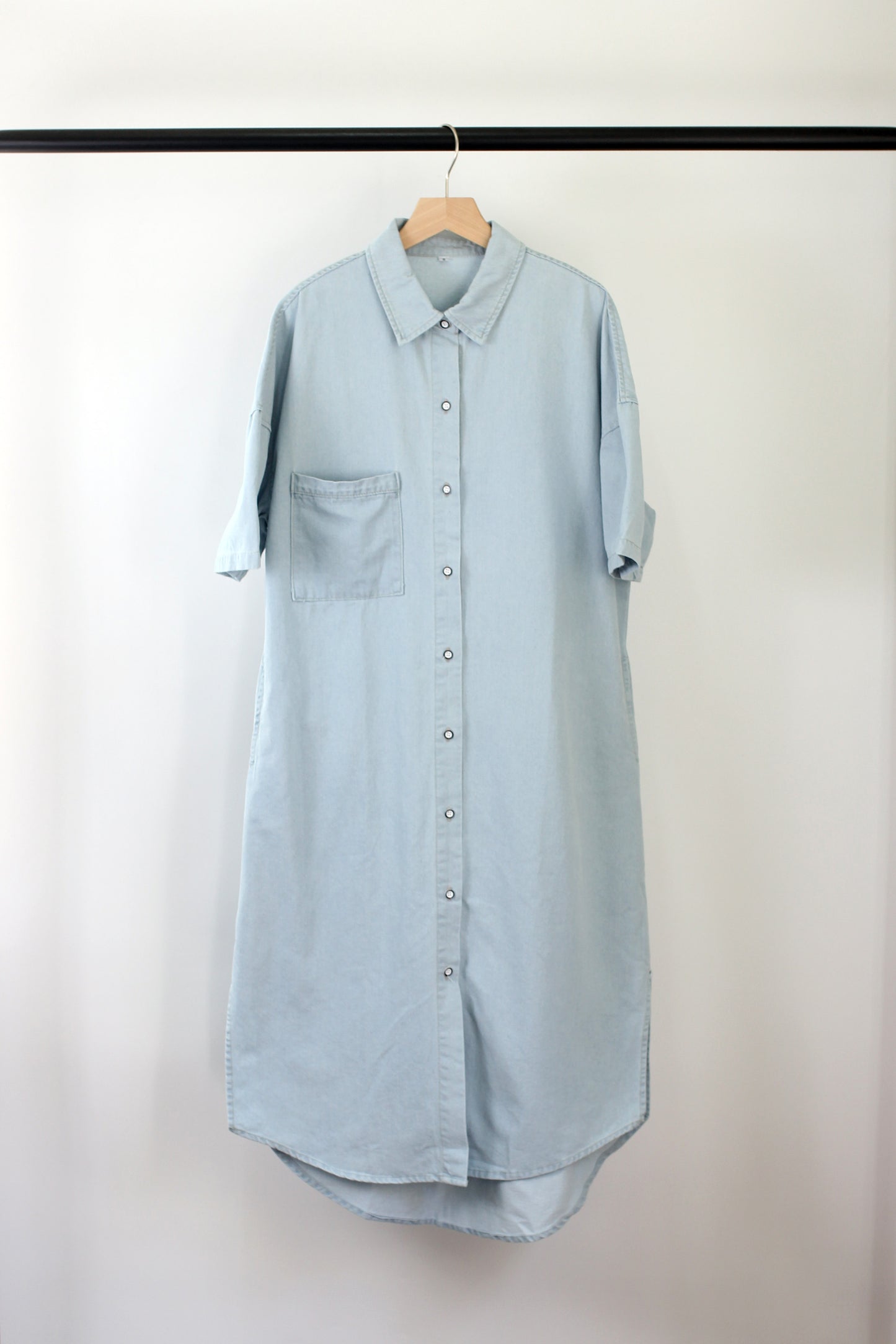 D2403MN96880 -DAISY DREAM DENIM SHORT SLEEVE MIDI DRESS