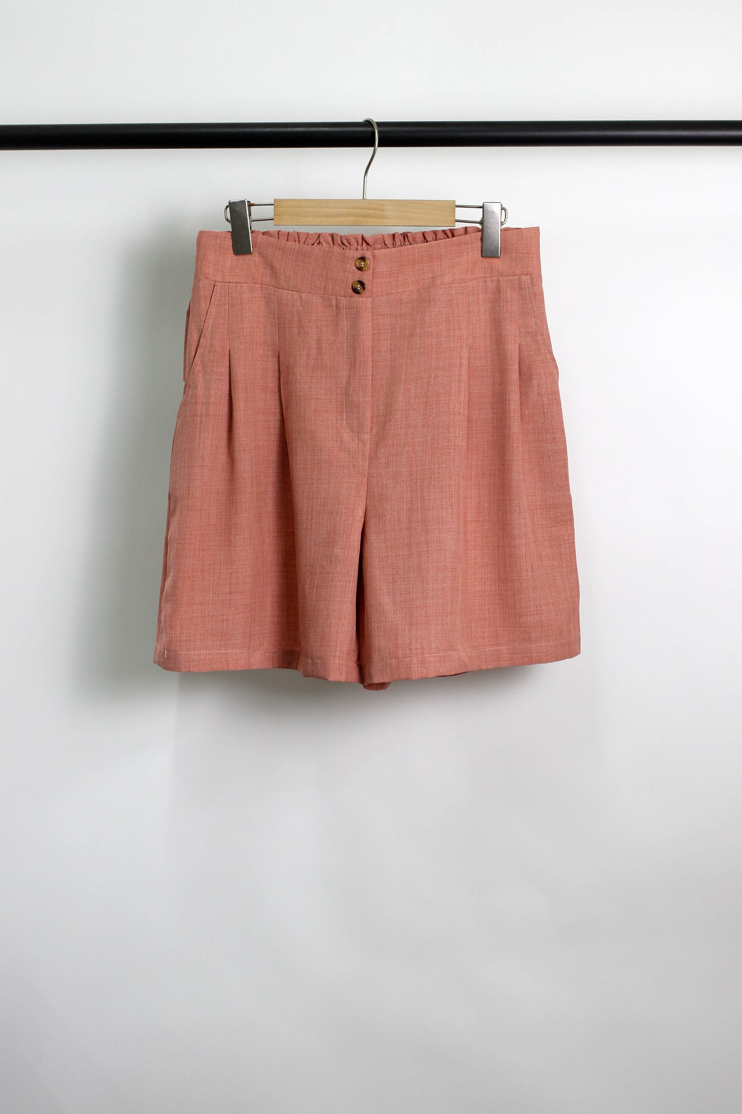 P2506YIB76483 - High-Waisted Pleated Tailored Shorts