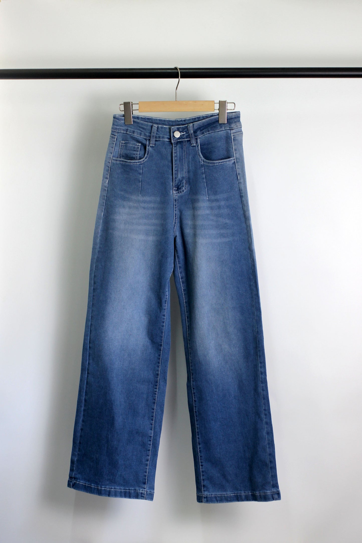 P2507XY38143 - High-Rise Wide-Leg Gradient Wash Jeans