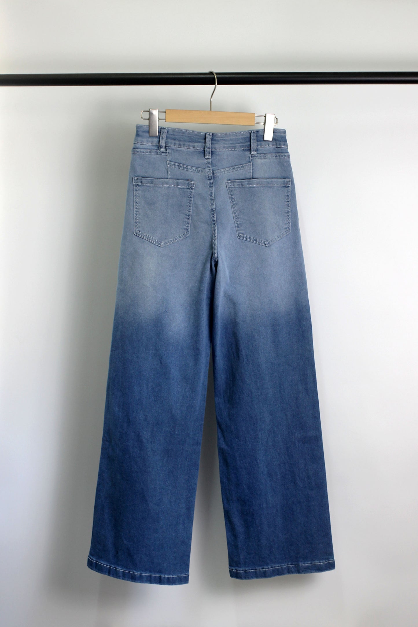 P2507XY38143 - High-Rise Wide-Leg Gradient Wash Jeans