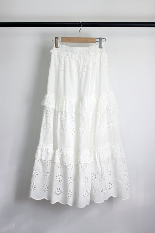 S2502ZNY31664 - White Cotton Eyelet Lace Maxi Skirt