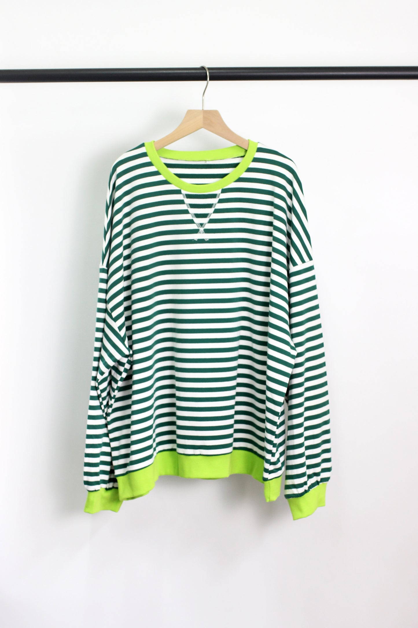 T2406ASJP15385 - OVER SIZE STRIPE SWEETSHIRT