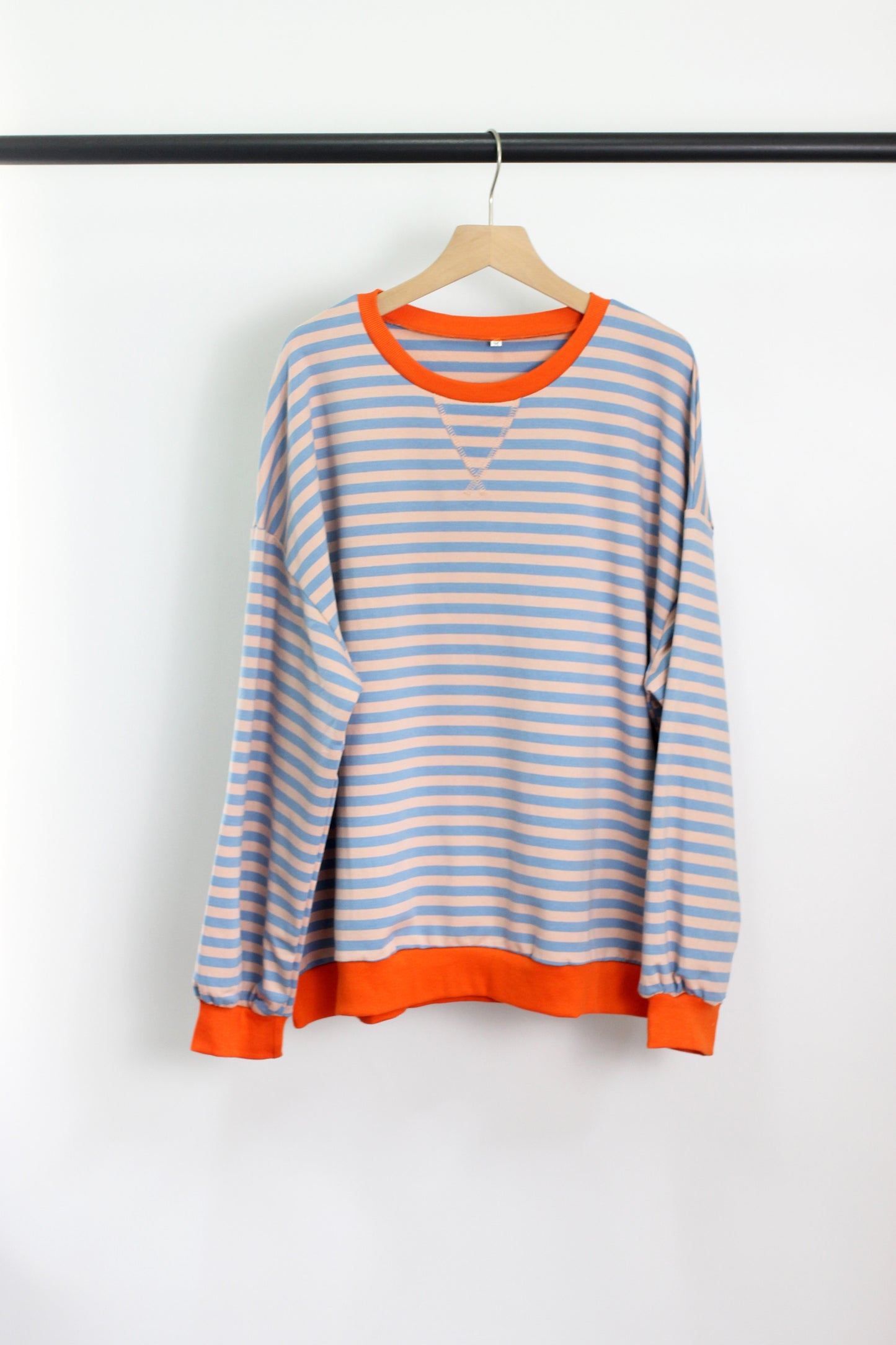 T2406ASJP15385 - OVER SIZE STRIPE SWEETSHIRT