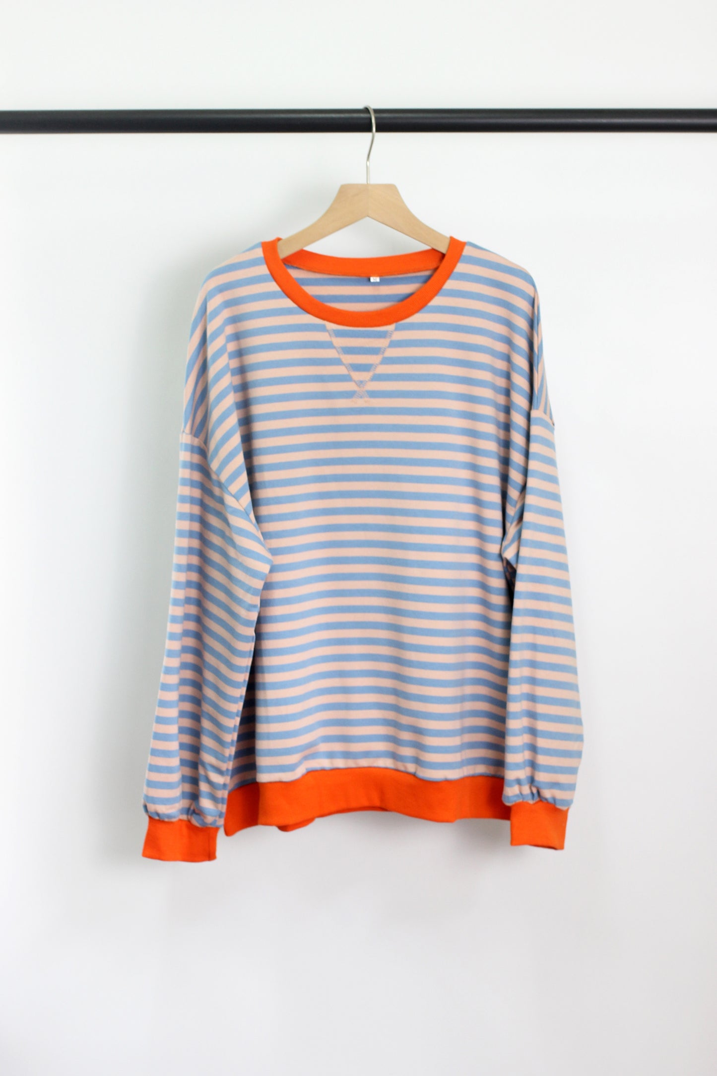 T2406ASJP15385 - OVER SIZE STRIPE SWEETSHIRT