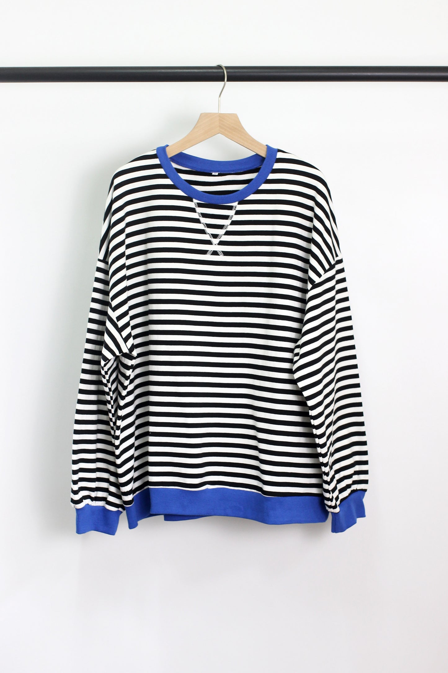 T2406ASJP15385 - OVER SIZE STRIPE SWEETSHIRT