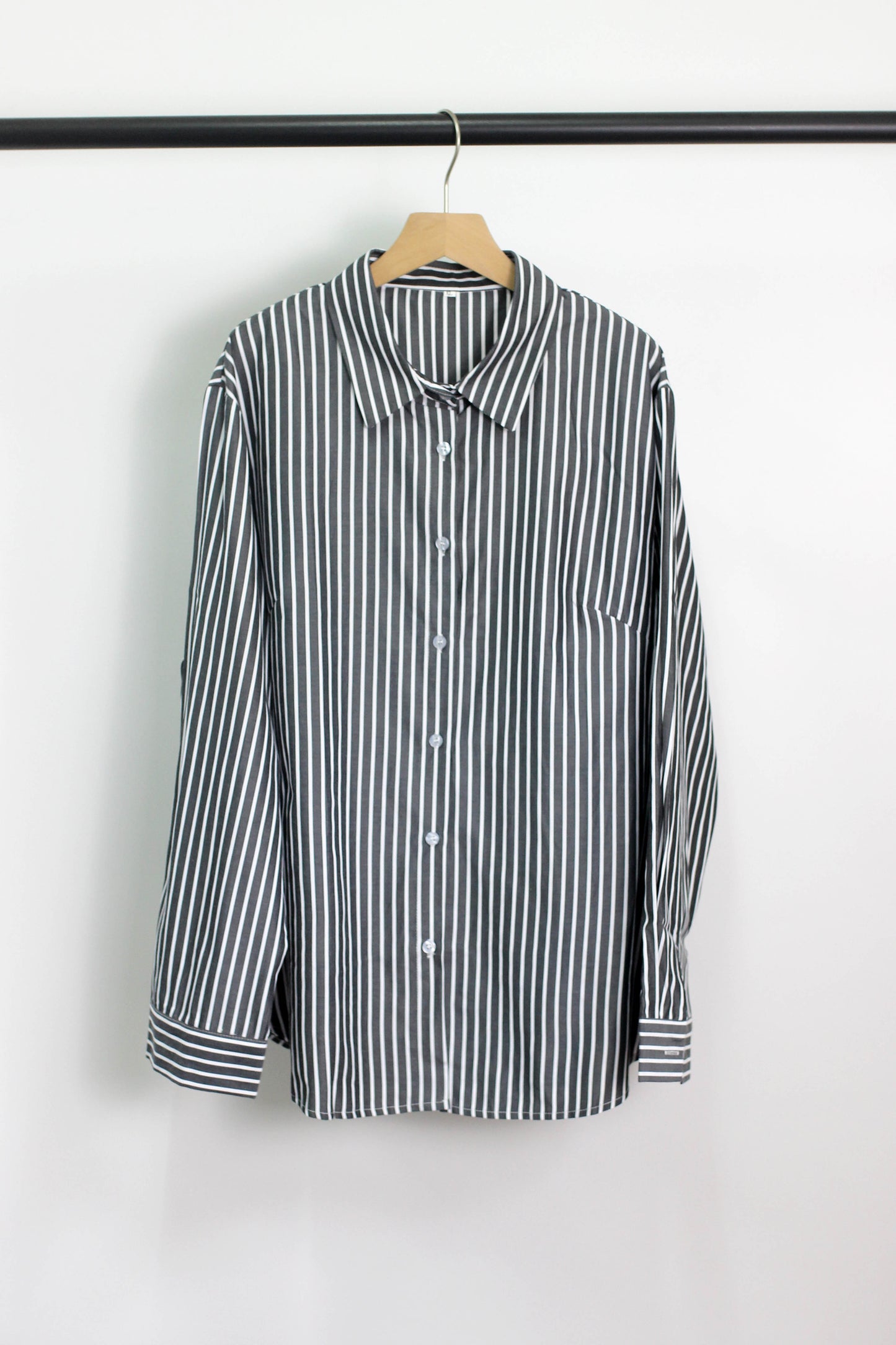 T2406ASJP53055 - CLASSIC STRIPE LONG SLEEVE BLOUSE