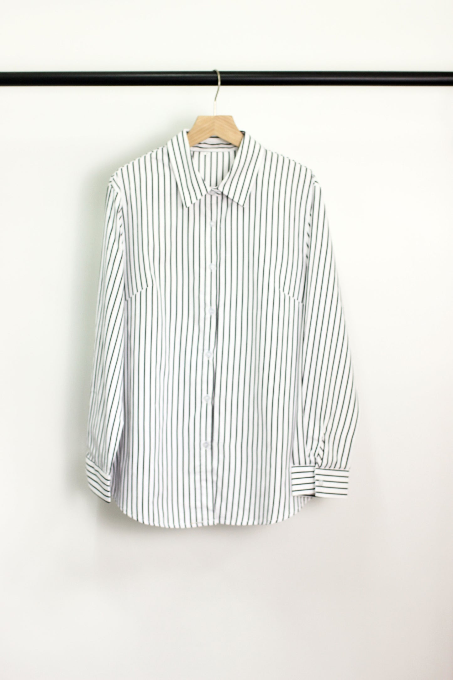 T2406ASJP53055 - CLASSIC STRIPE LONG SLEEVE BLOUSE