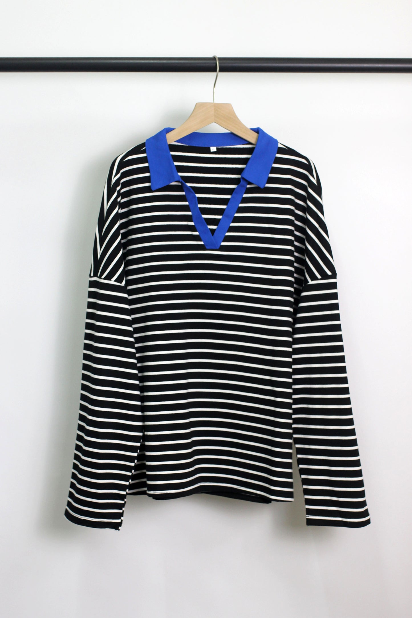 T2408MD26344 - Striped V-Neck Collar Pullover