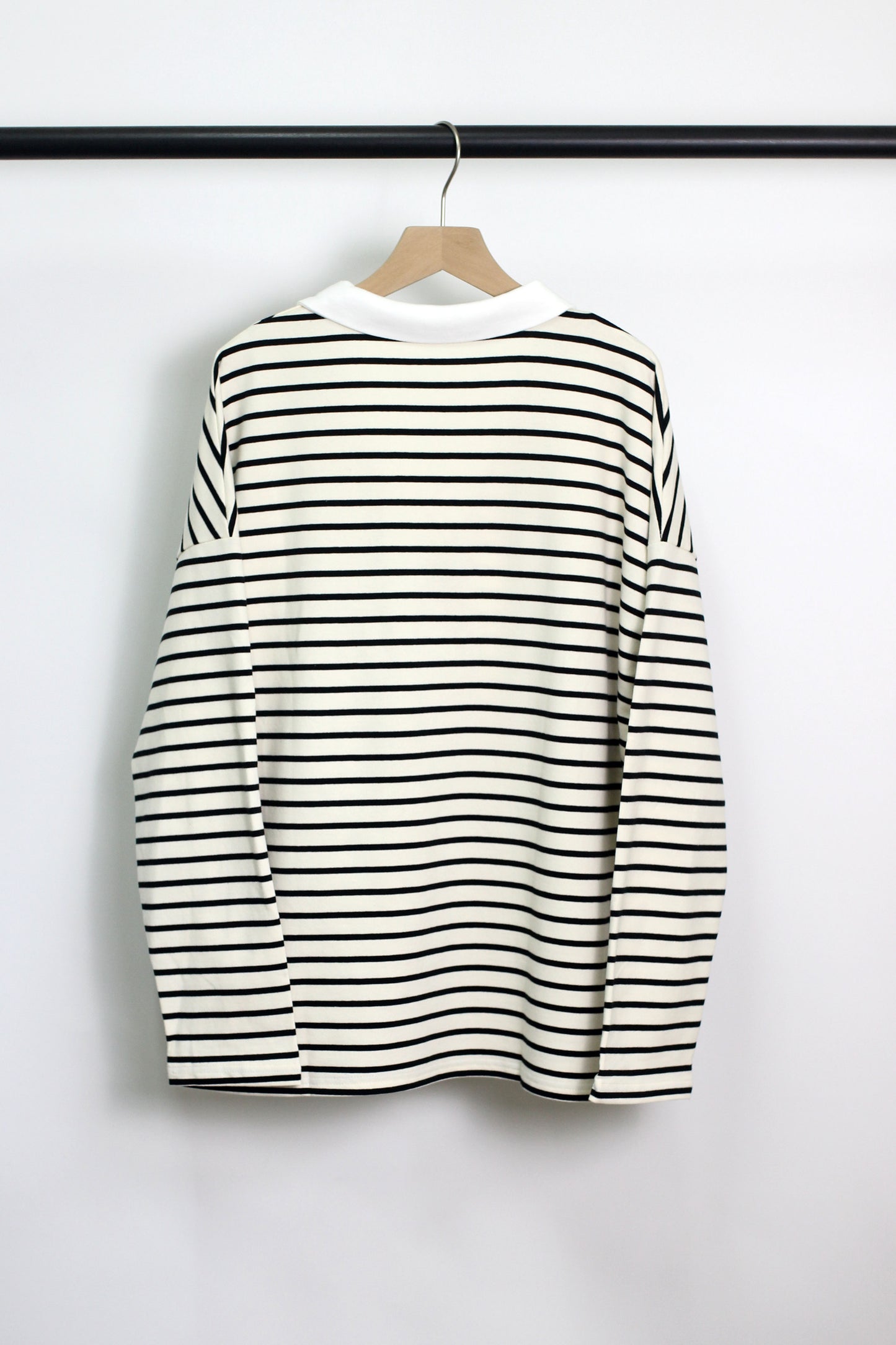 T2408MD26344 - Striped V-Neck Collar Pullover