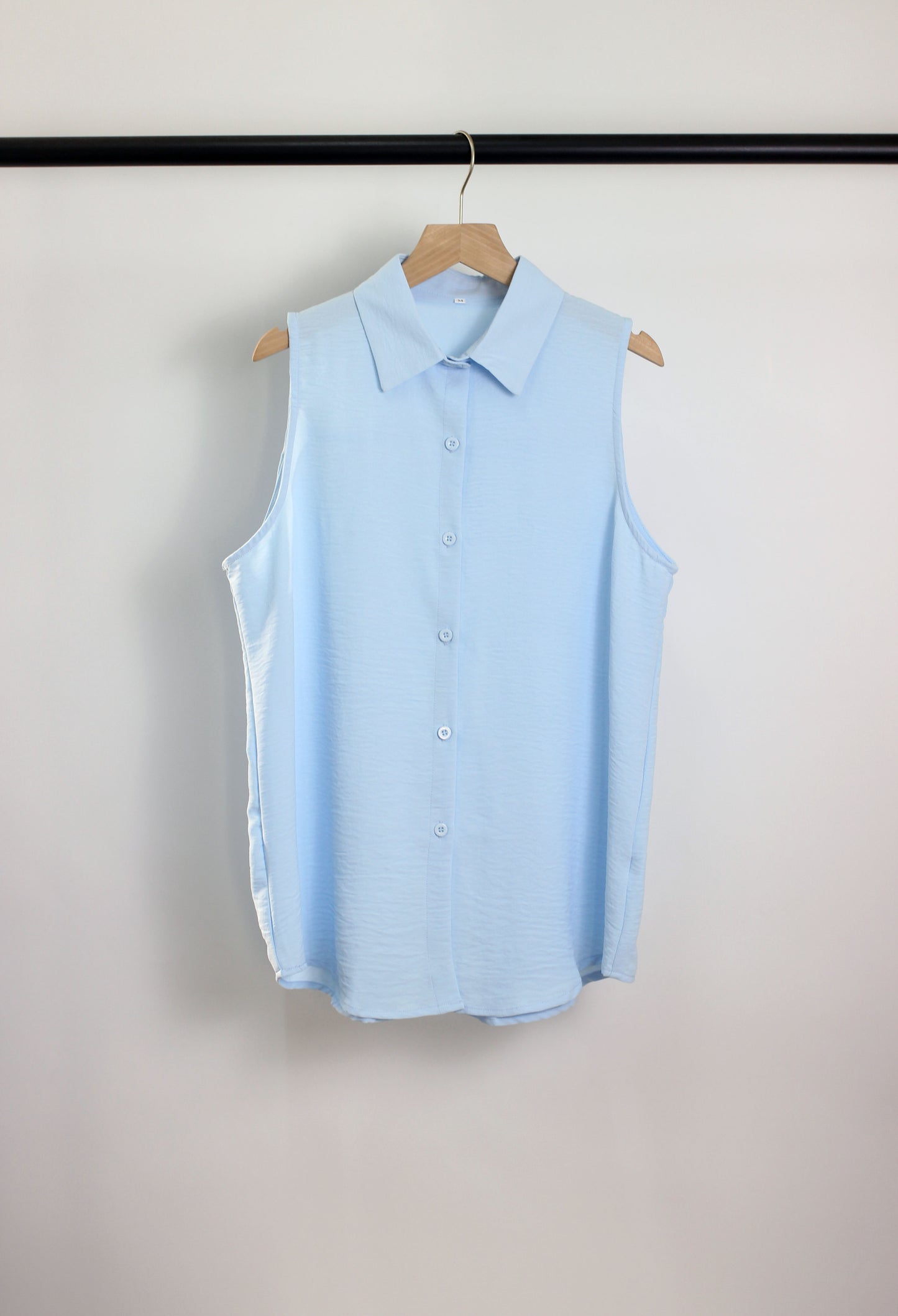 T2412KLD51151 - Women's Sleeveless Button-Up Blouse